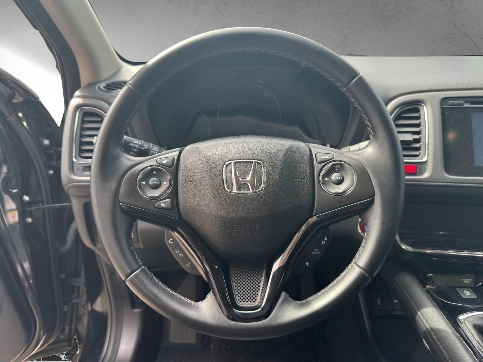 HONDA HR-V 1.6i-DTEC Executive-image-12