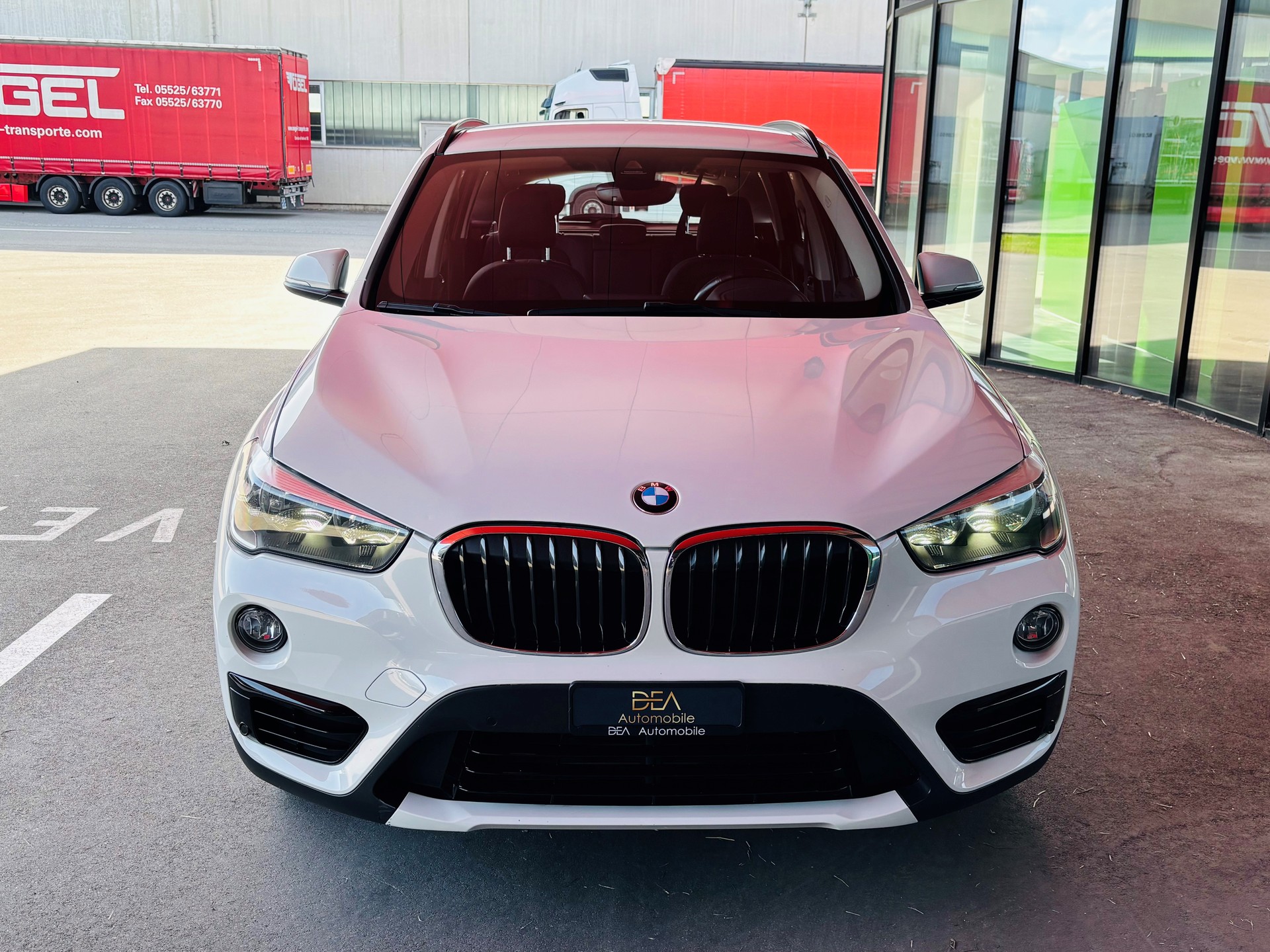 BMW X1 xDrive 20i xLine Steptronic-image-5