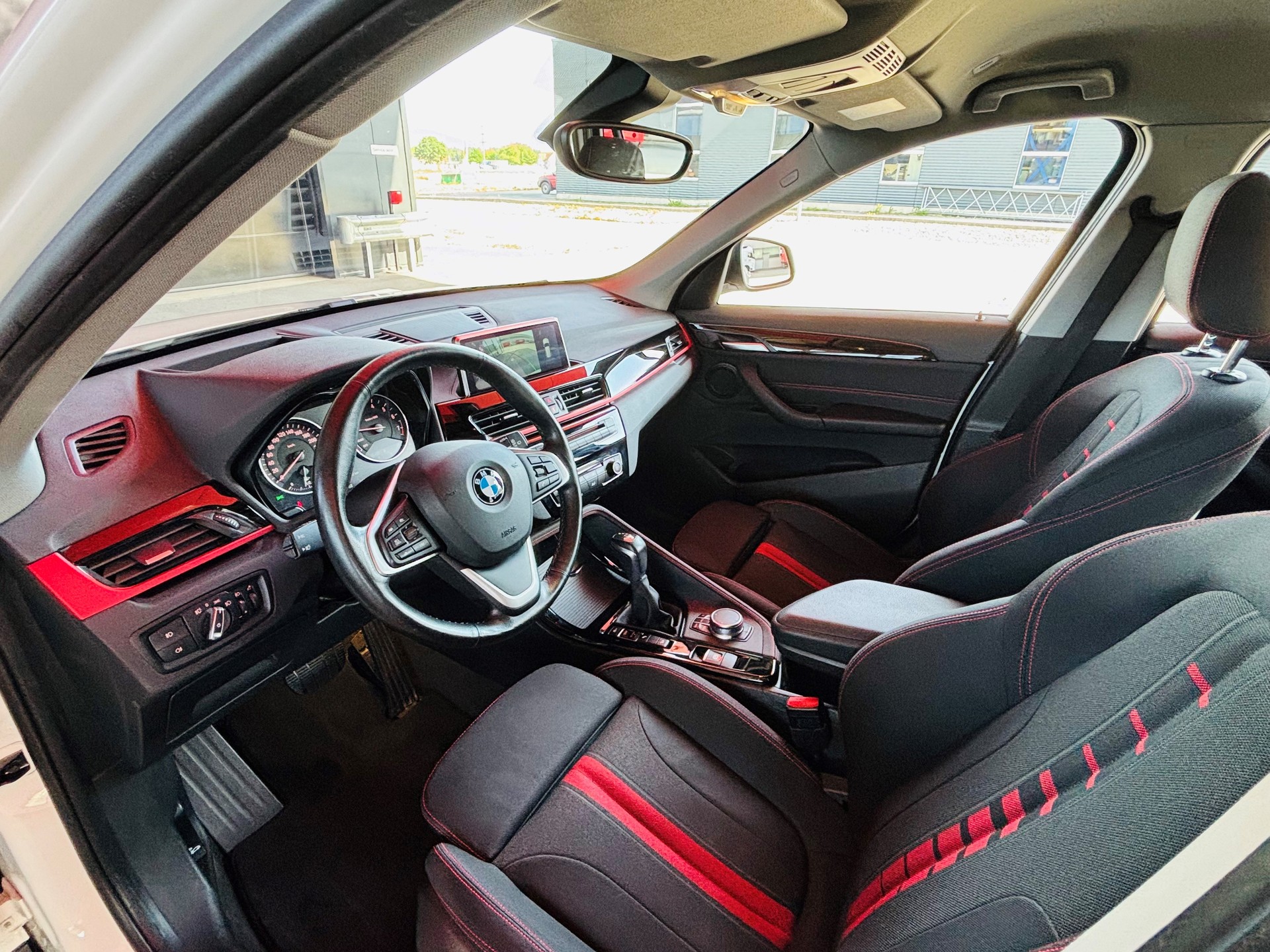 BMW X1 xDrive 20i xLine Steptronic-image-7