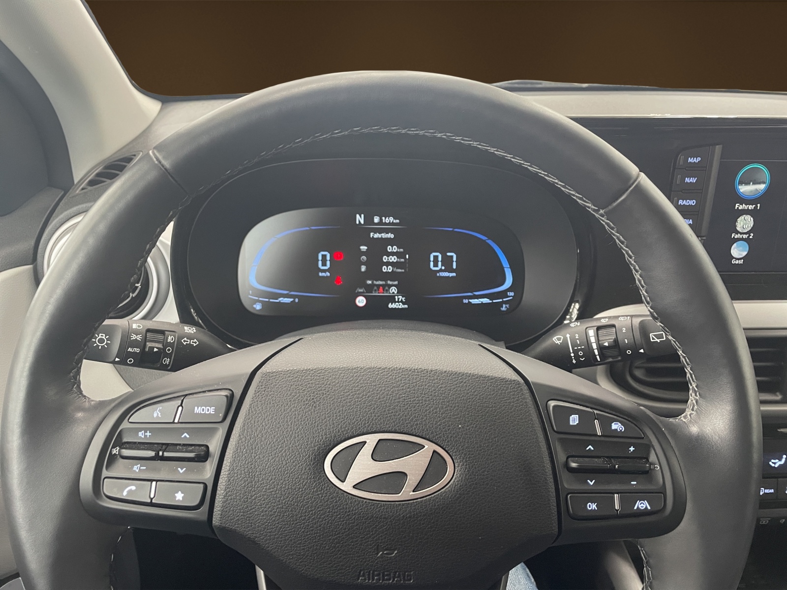 HYUNDAI i10 1.2 Vertex-image-10