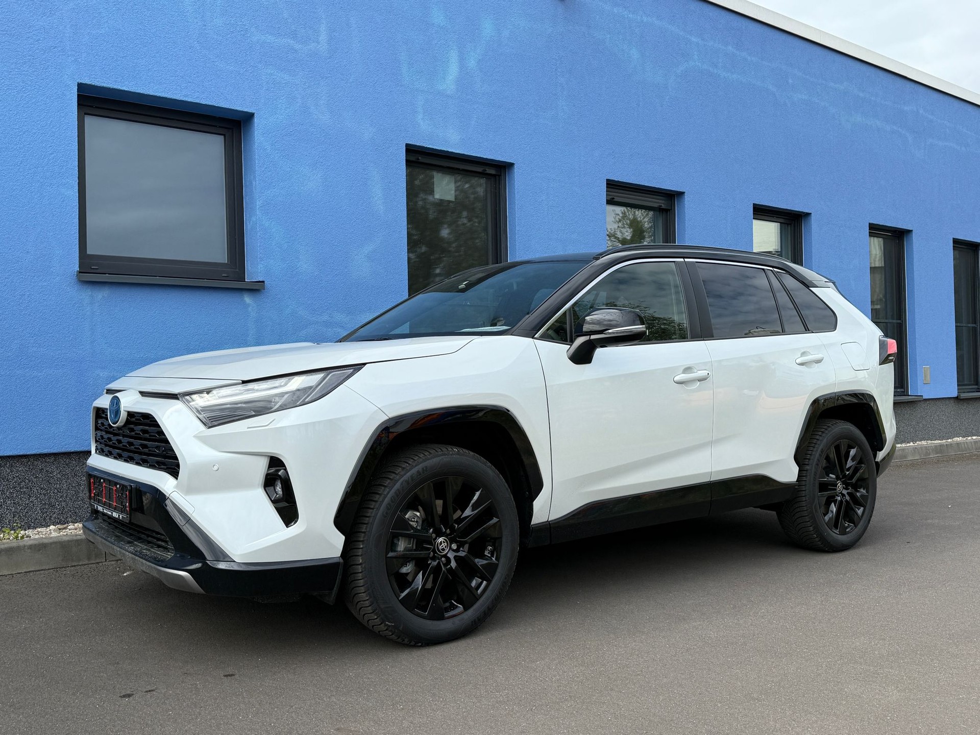 TOYOTA RAV-4 2.5 PHEV GR Sport e-CVT 4WD-showroom-element-1