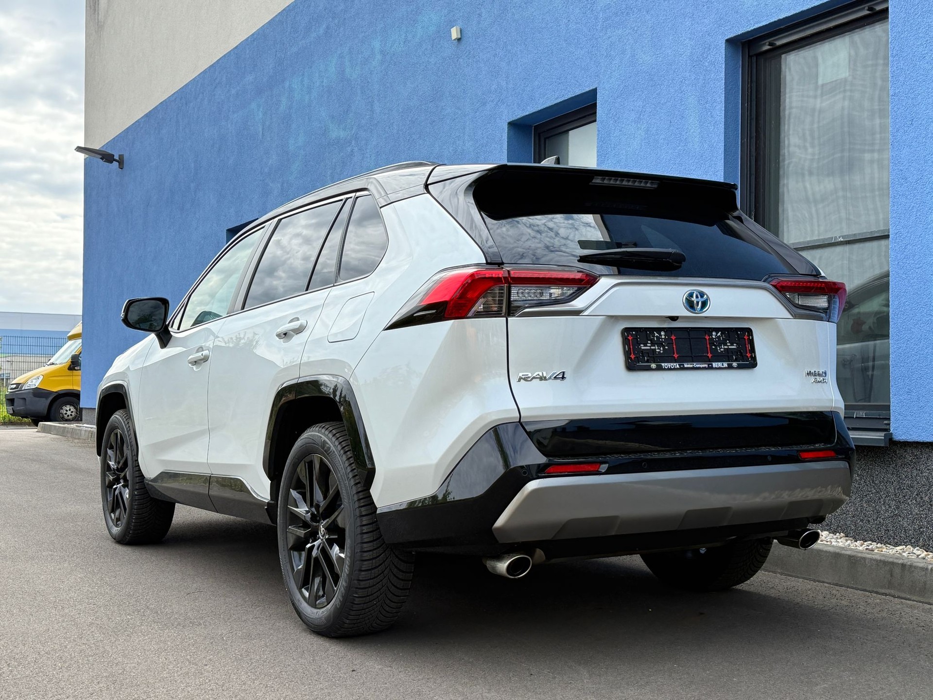 TOYOTA RAV-4 2.5 PHEV GR Sport e-CVT 4WD-showroom-element-2