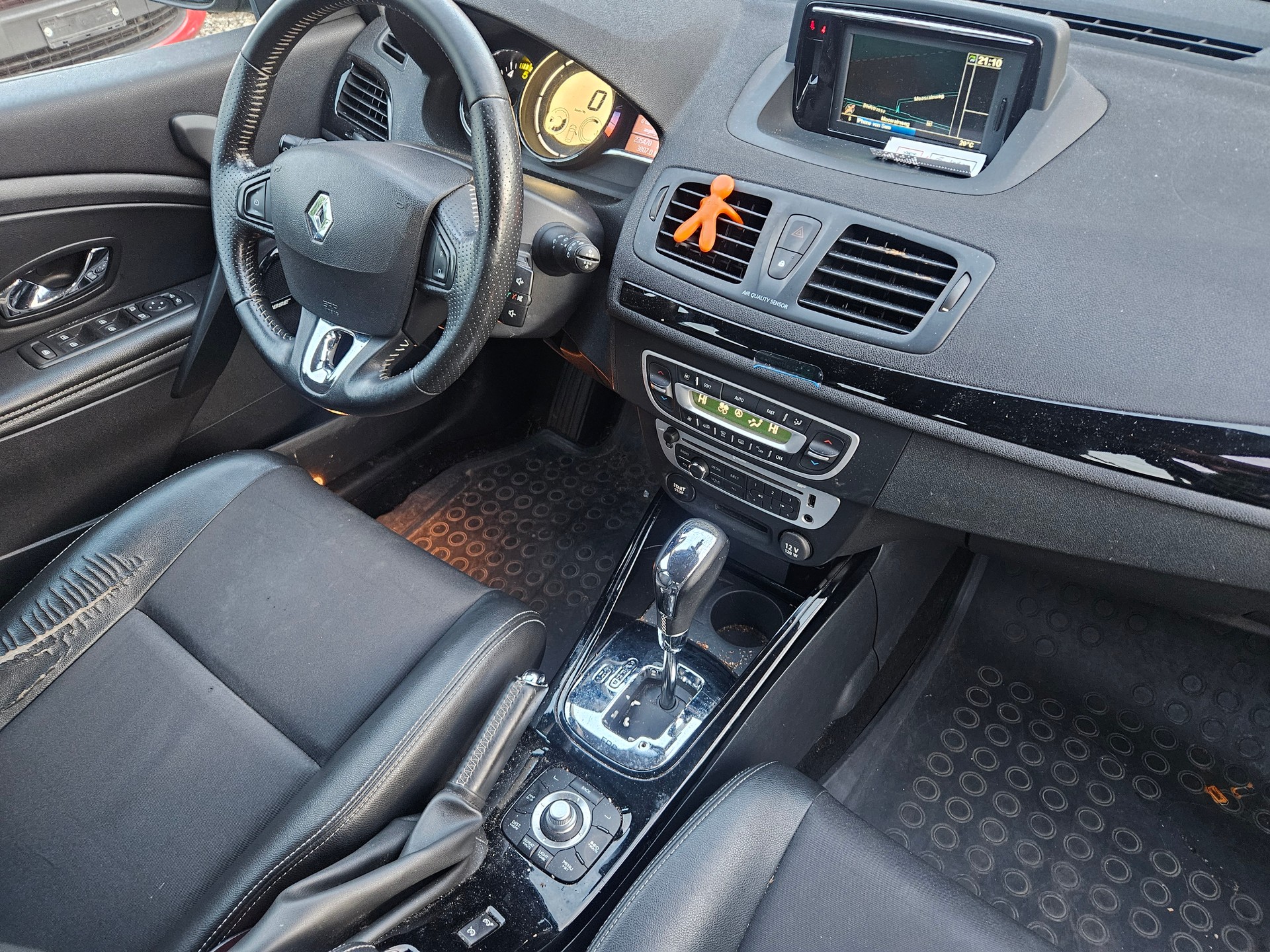 RENAULT Mégane Grandtour 1.5 dCi Bose EDC-image-11