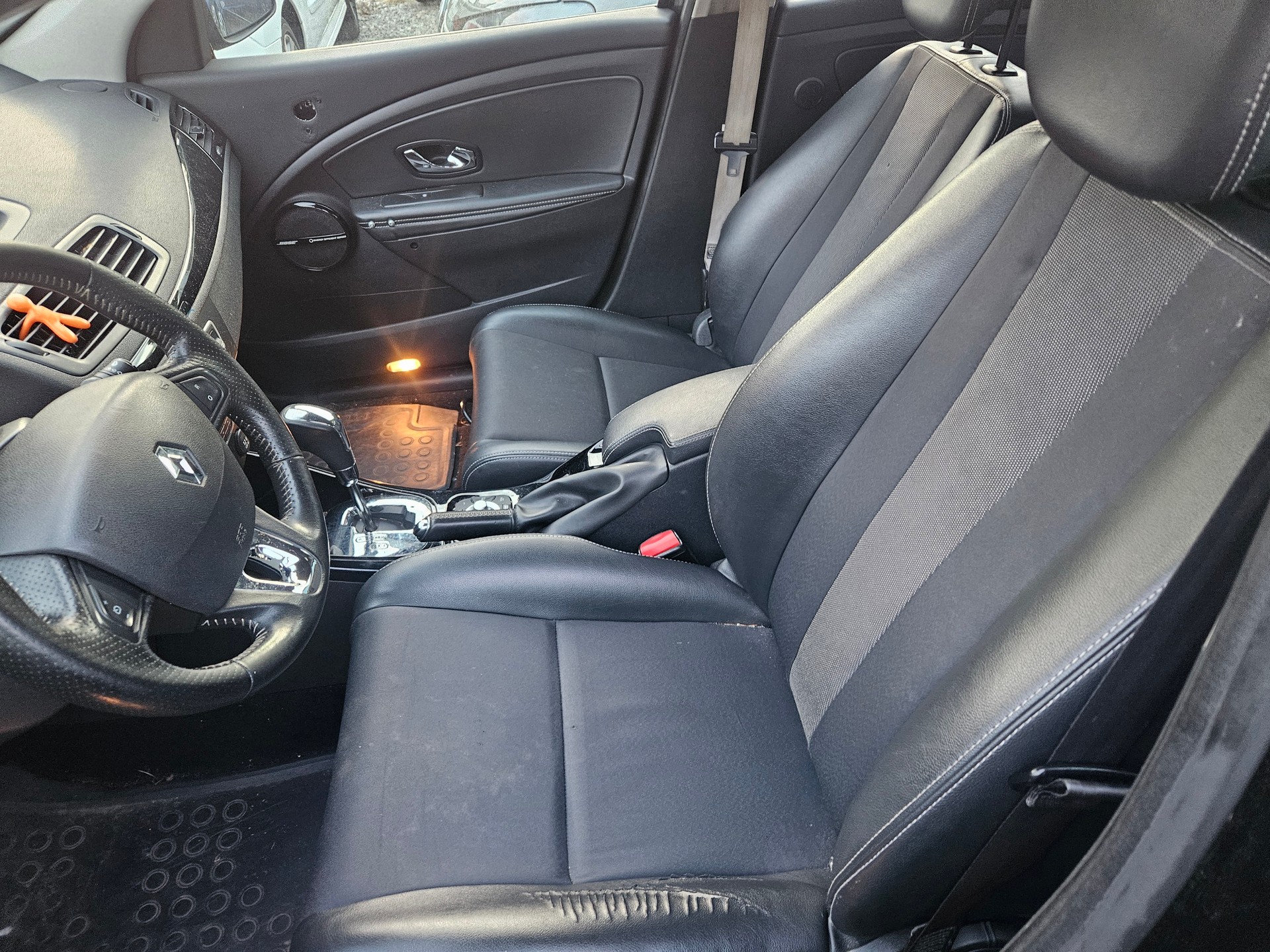 RENAULT Mégane Grandtour 1.5 dCi Bose EDC-image-6