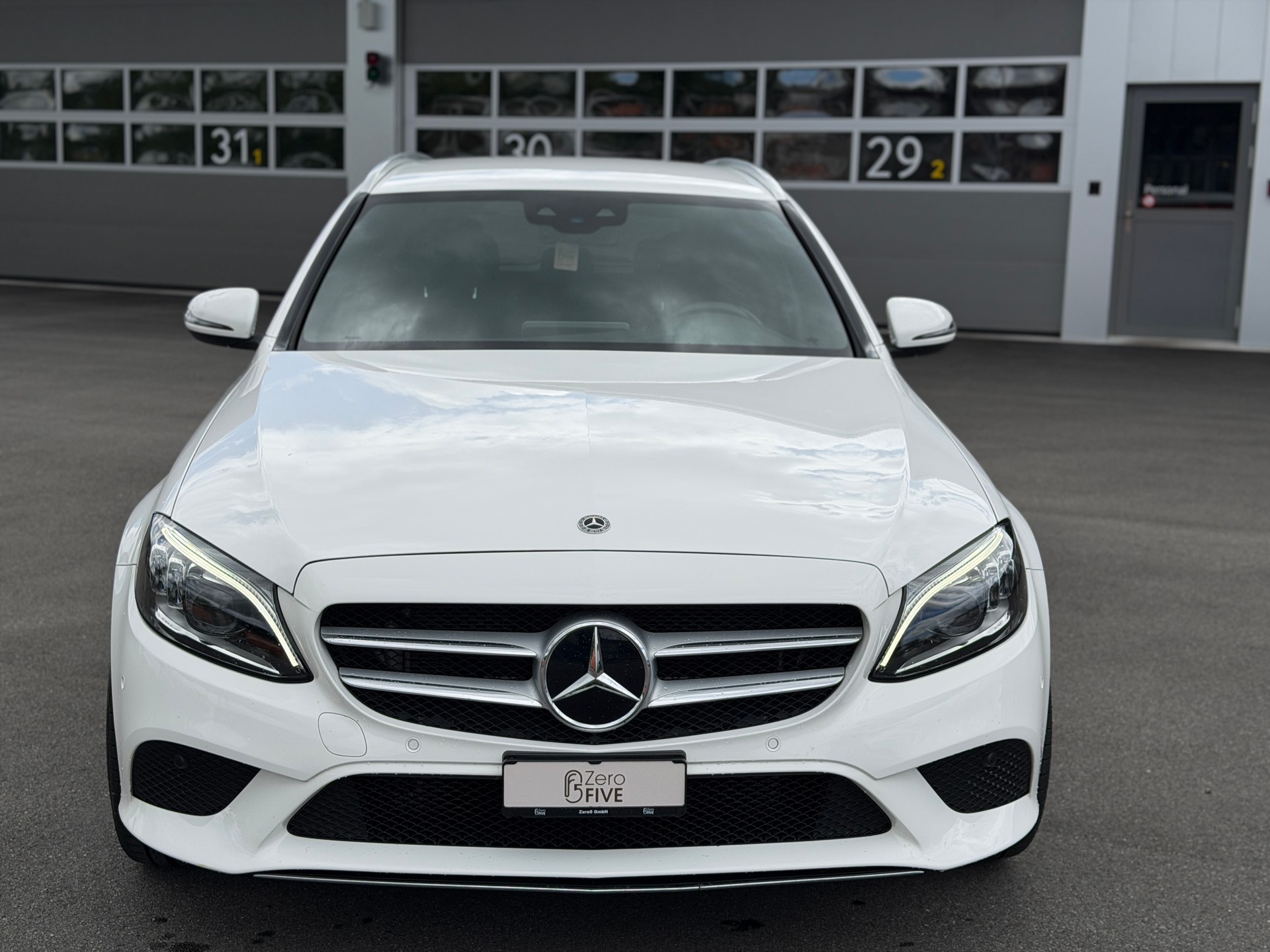 MERCEDES-BENZ C 200 Swiss Star Avantgarde 4M 9G-Tronic-showroom-element-1