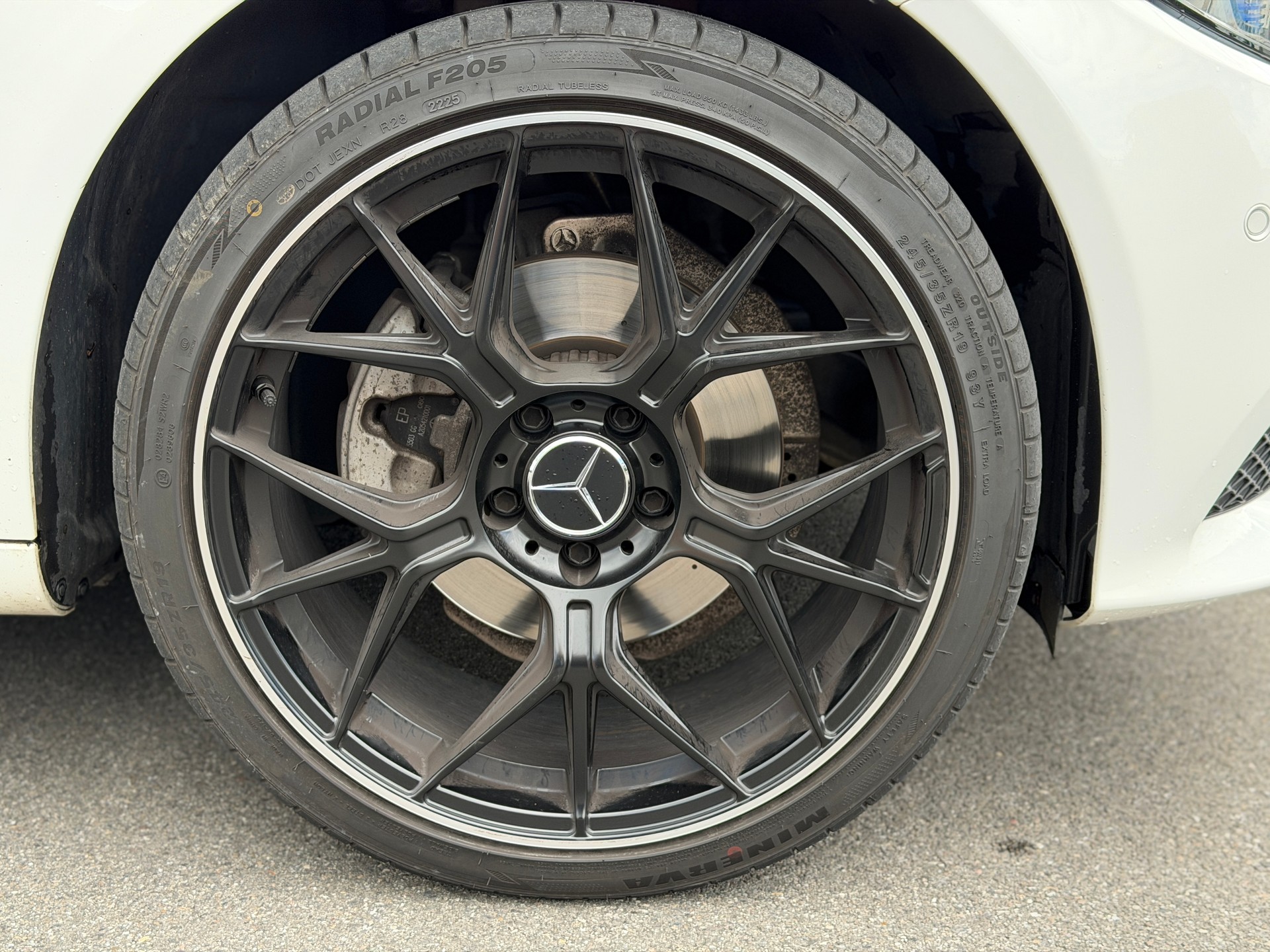 MERCEDES-BENZ C 200 Swiss Star Avantgarde 4M 9G-Tronic-showroom-element-3