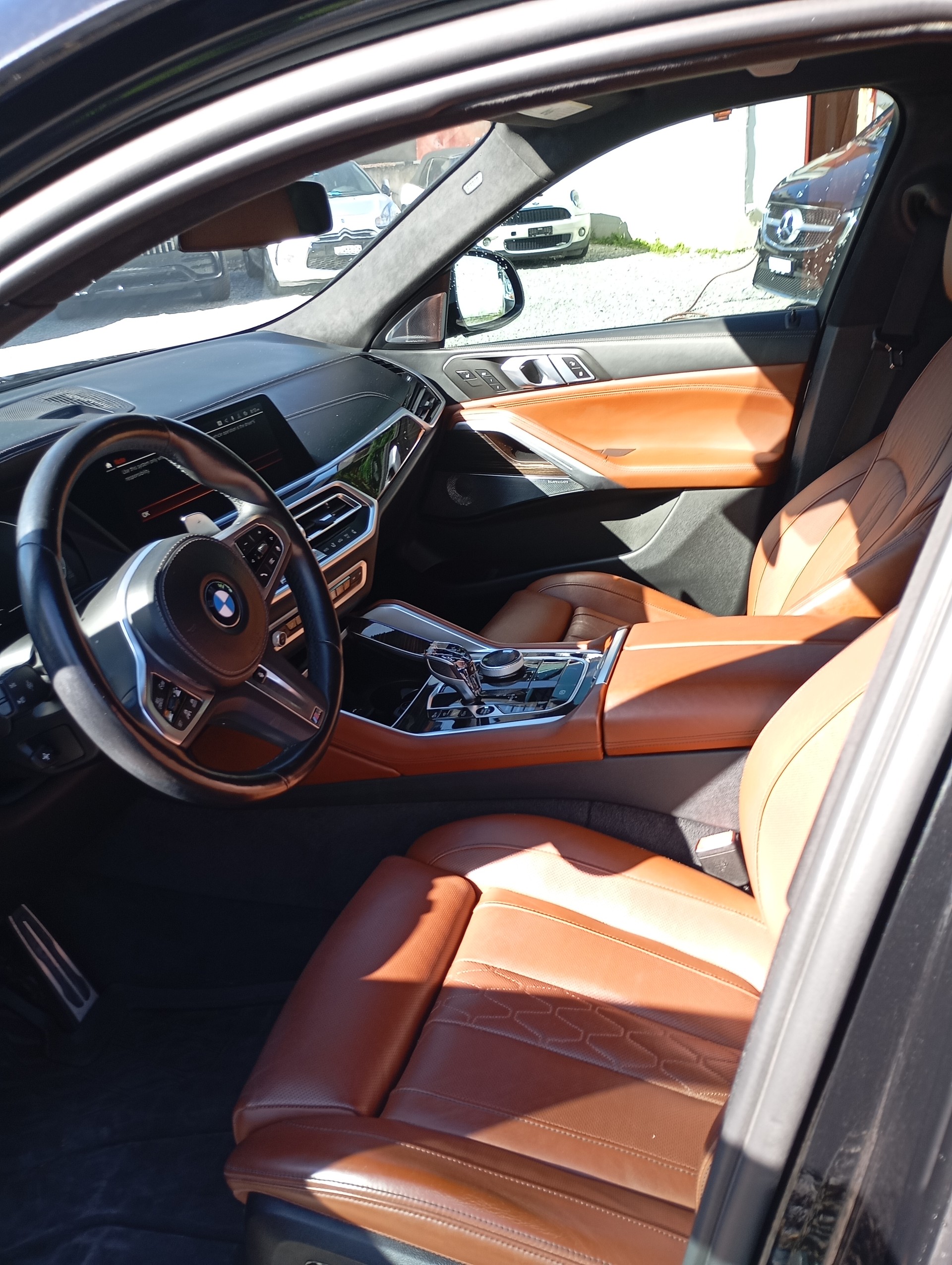 BMW X6 M50i-image-10
