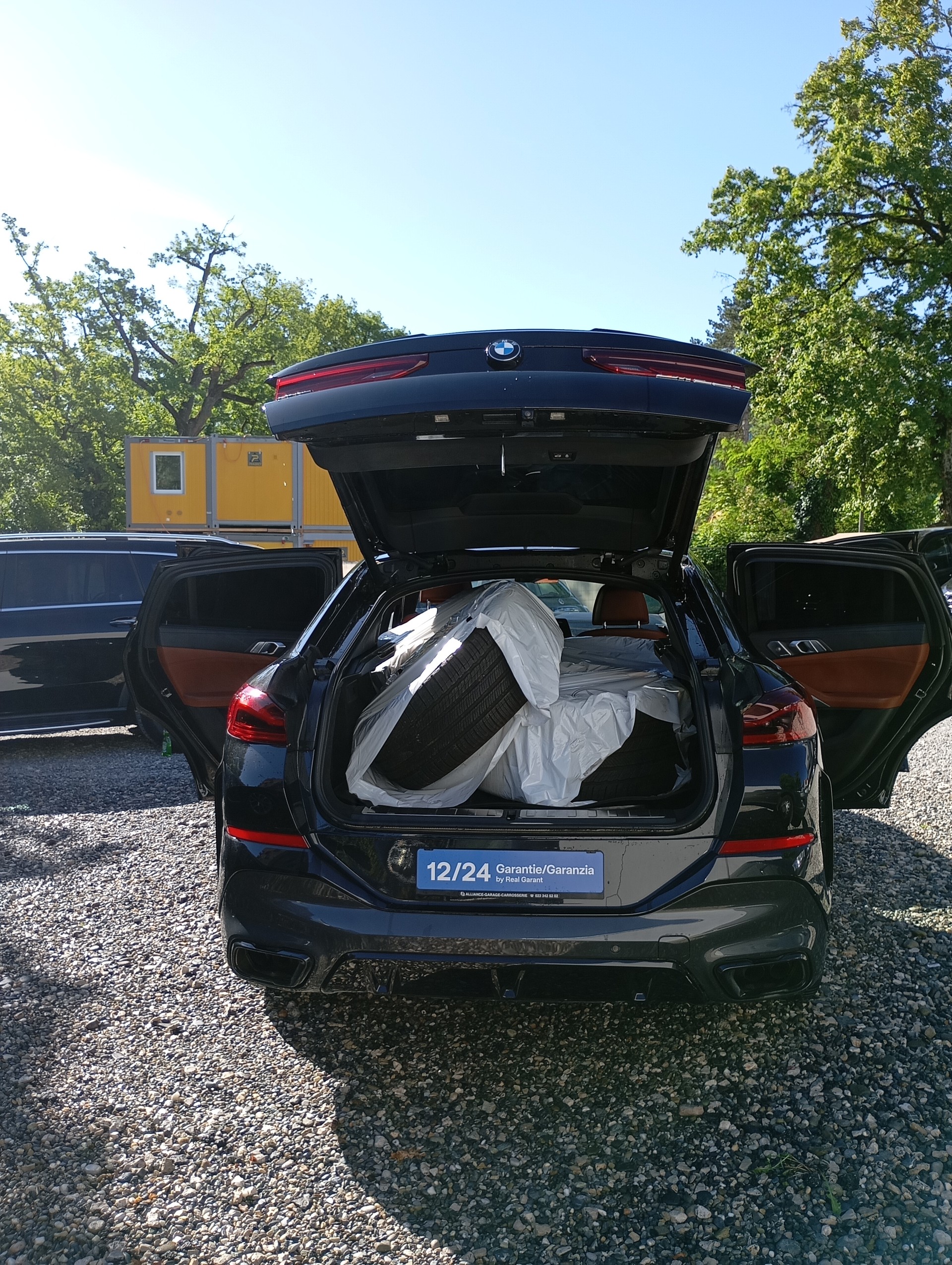 BMW X6 M50i-image-17