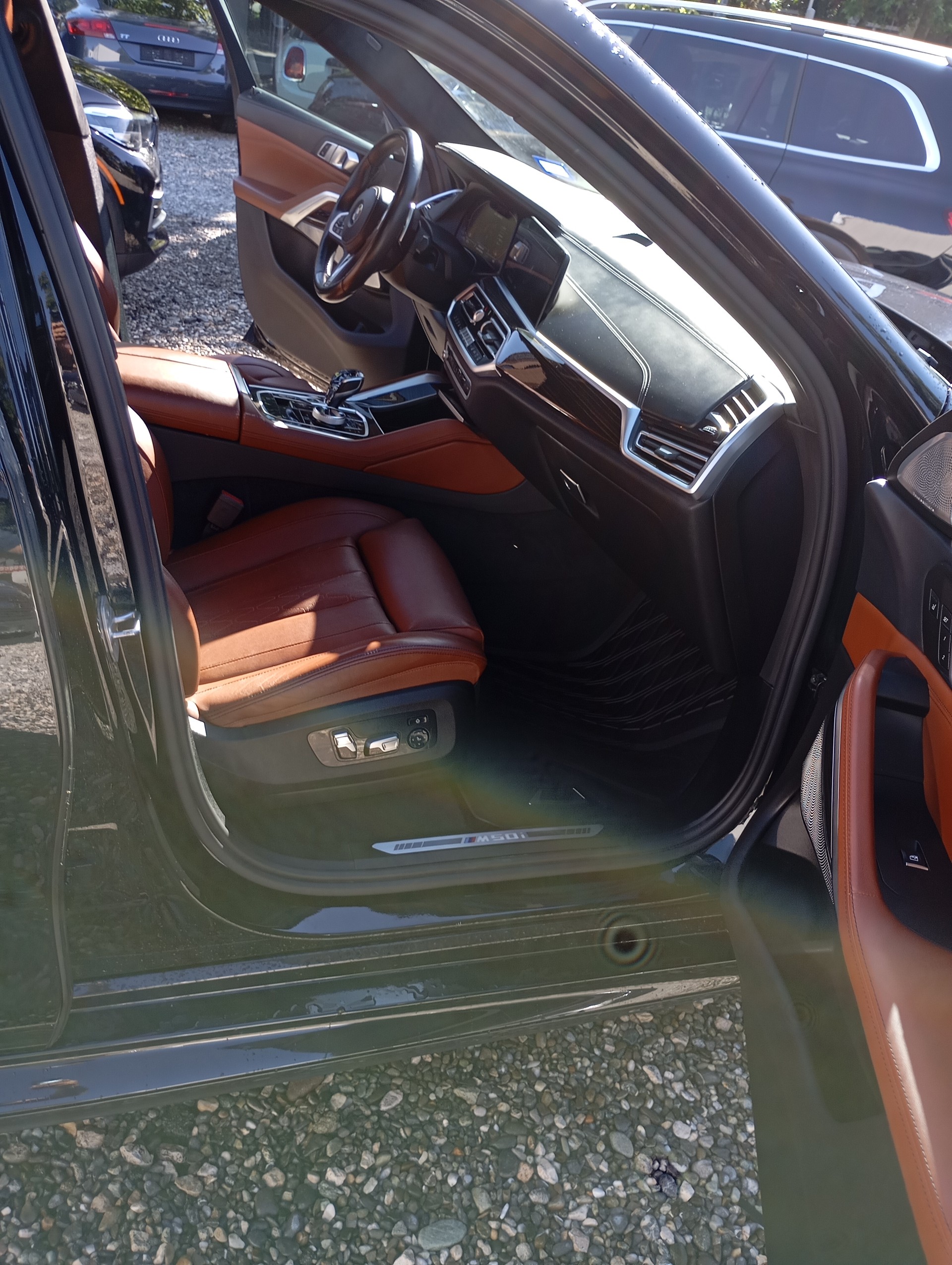 BMW X6 M50i-image-13
