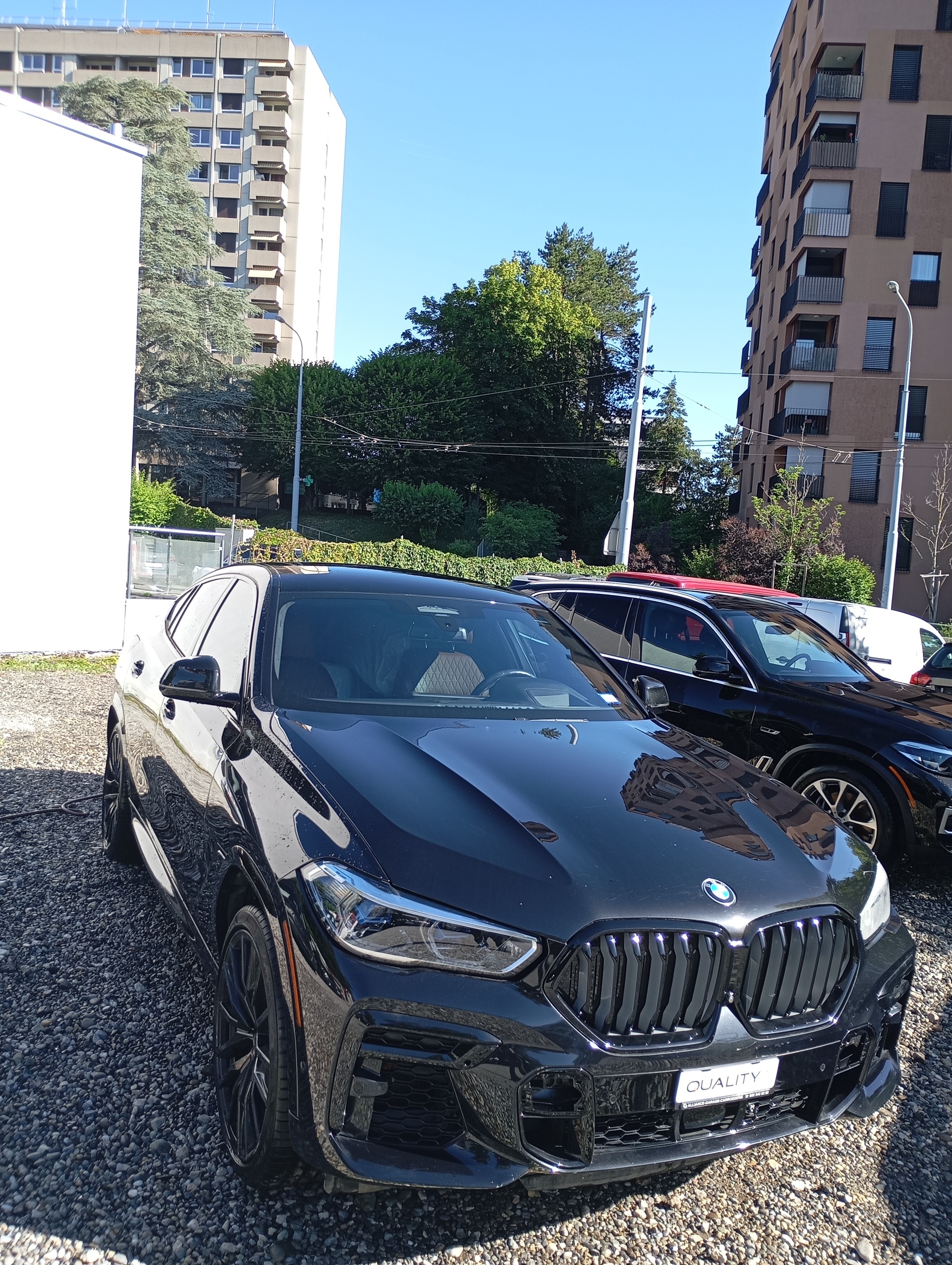 BMW X6 M50i-showroom-element-2