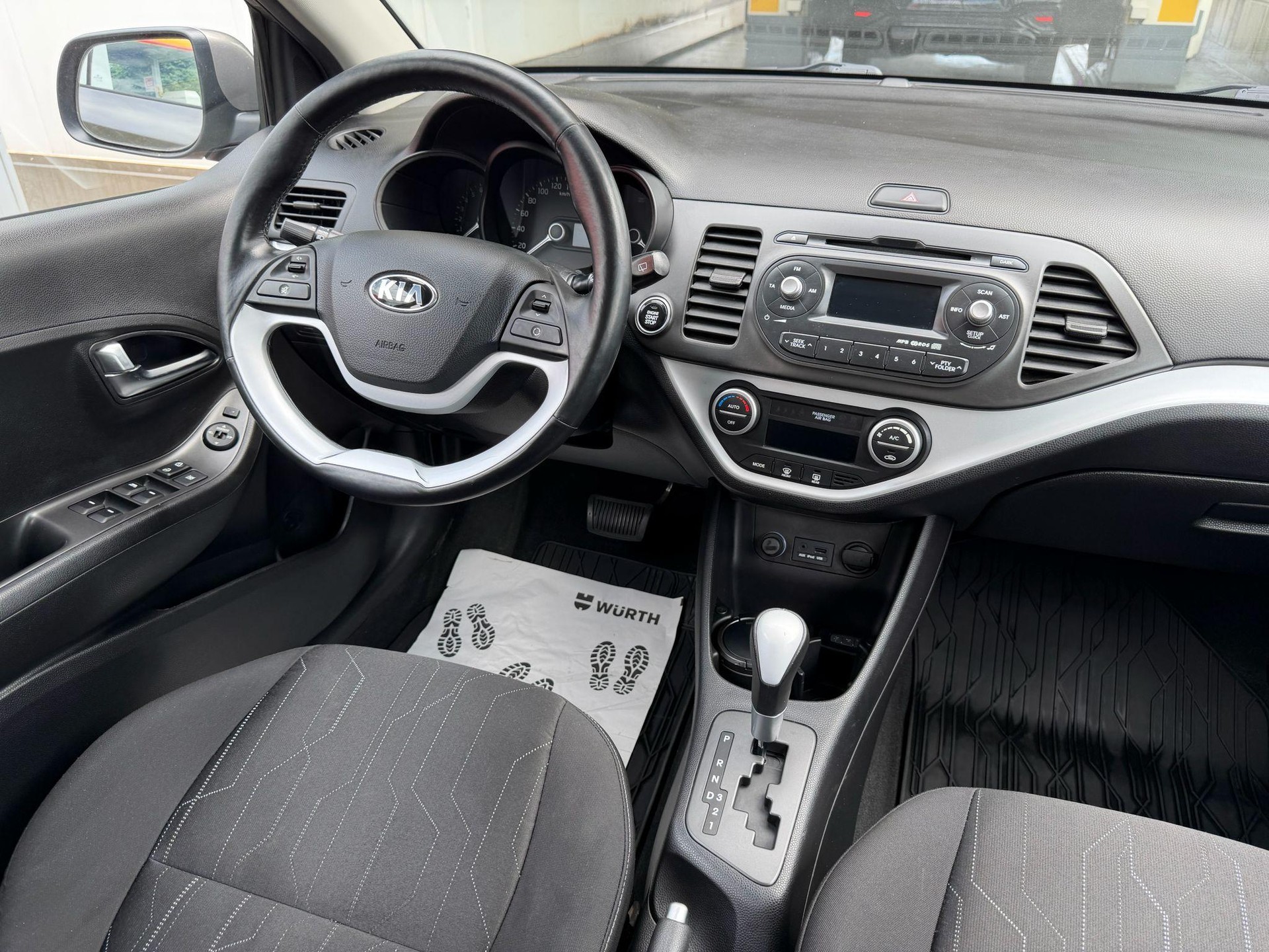 KIA Picanto 1.2 16V Style-image-11