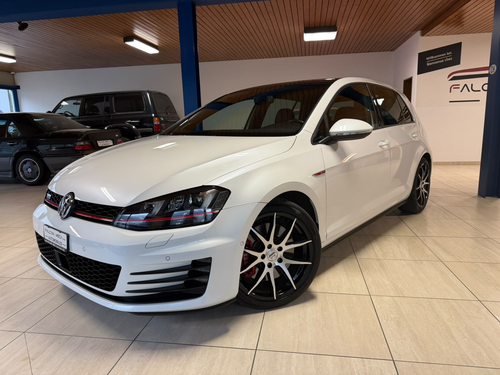 VW Golf 2.0 TSI GTI Performance DSG-showroom-element-2