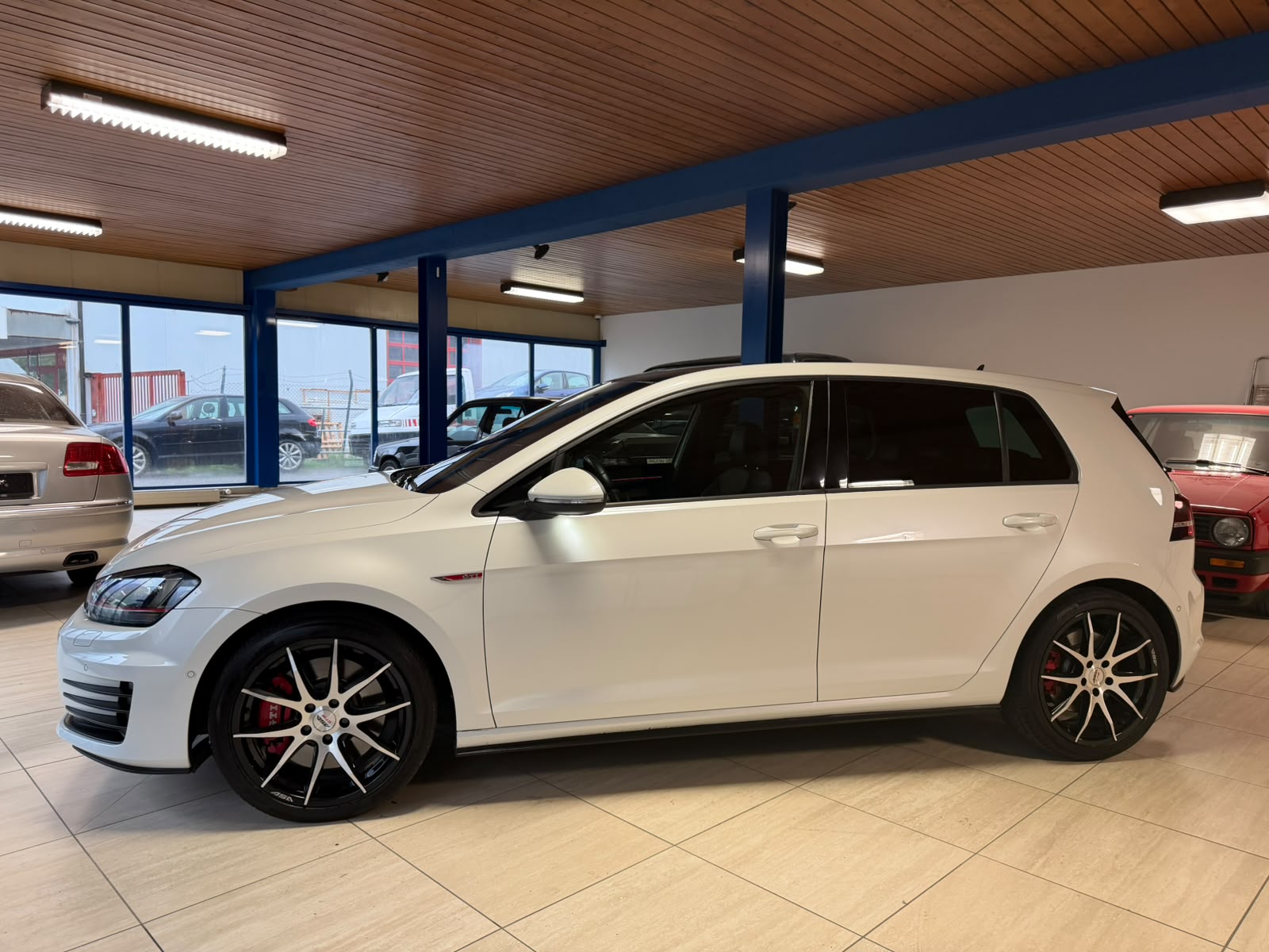 VW Golf 2.0 TSI GTI Performance DSG-image-4