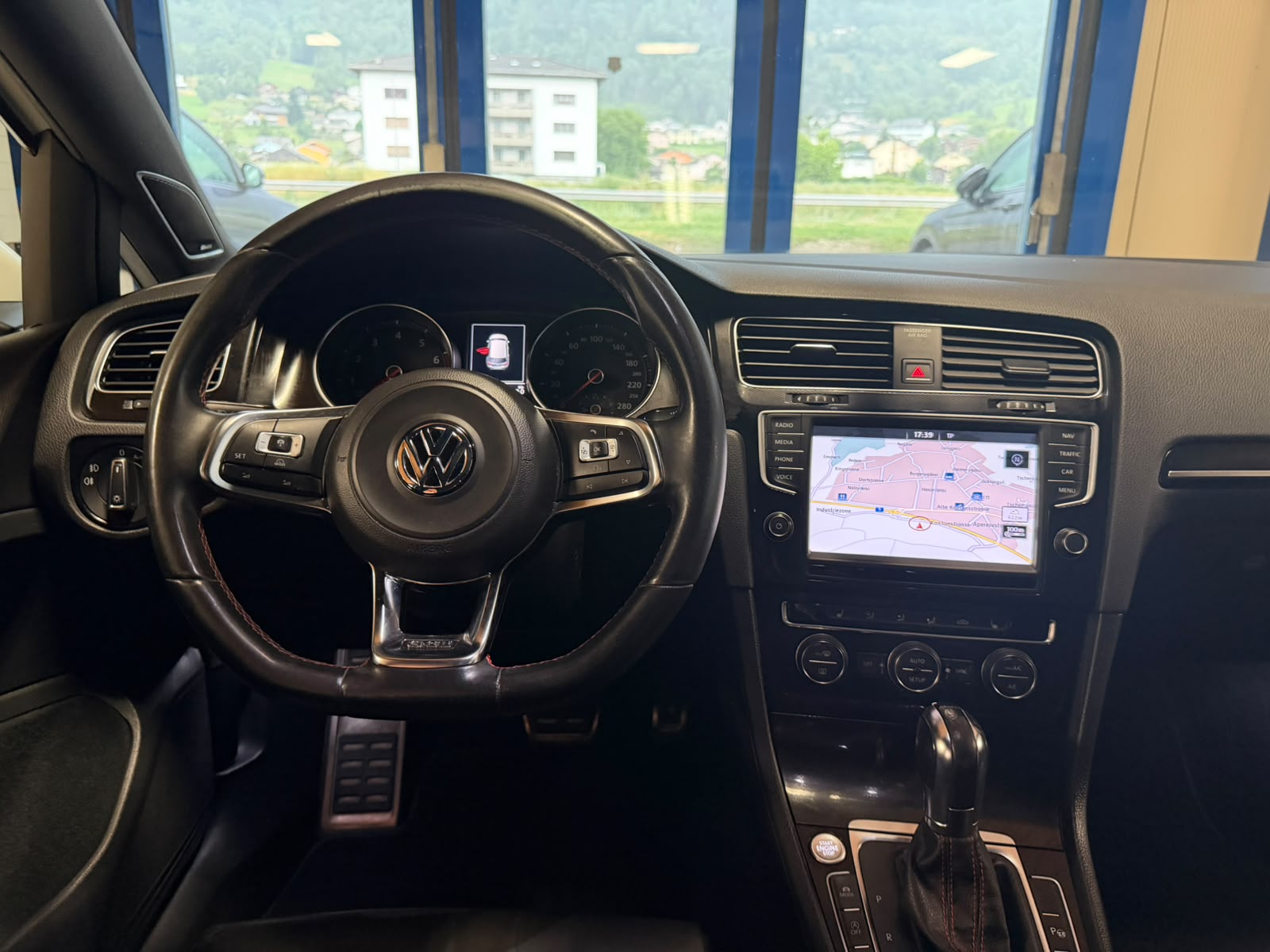 VW Golf 2.0 TSI GTI Performance DSG-image-16
