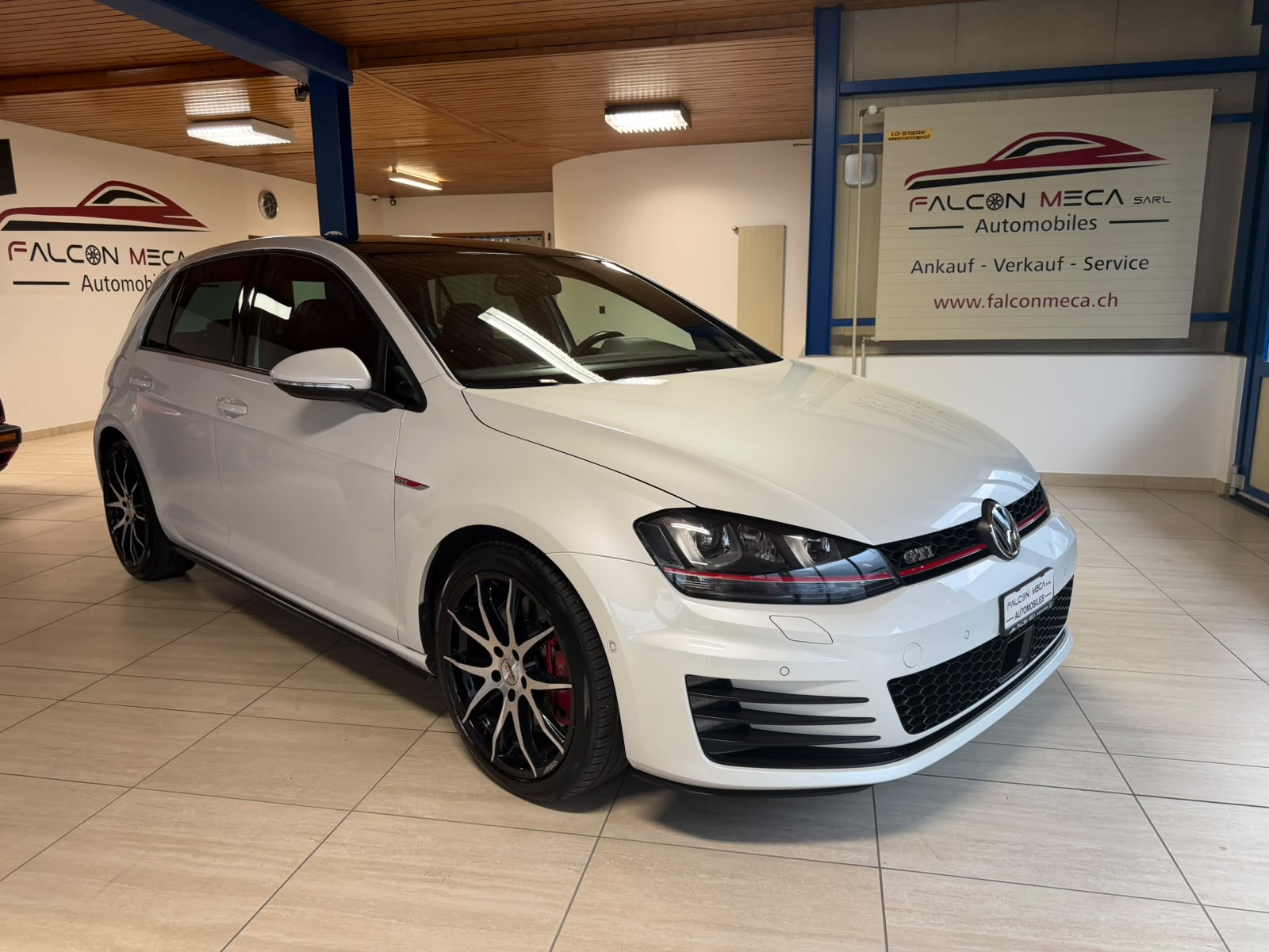 VW Golf 2.0 TSI GTI Performance DSG-showroom-element-1
