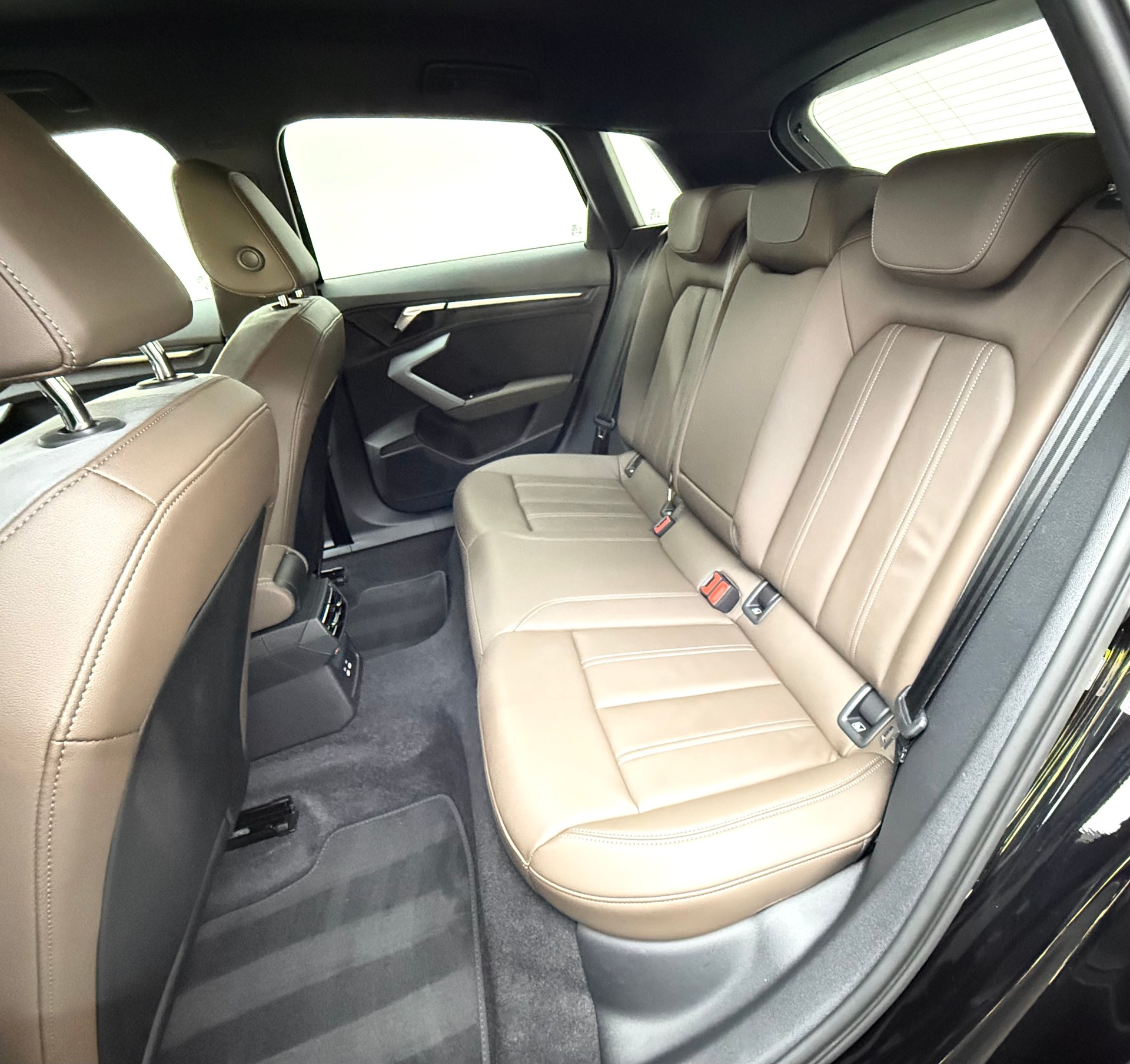 AUDI A3 Sportback 35 TFSI advanced S-tronic KOMPLETT LEDER-image-16