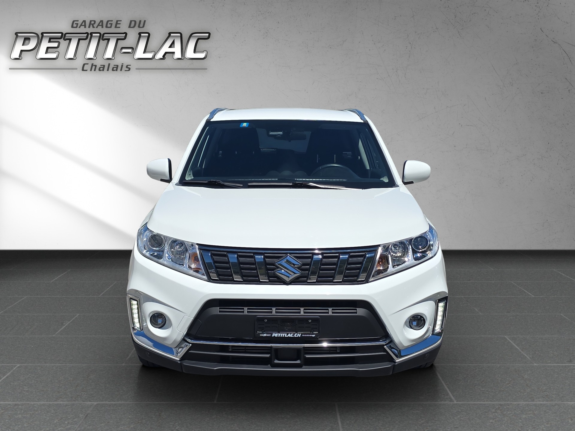 SUZUKI Vitara 1.4 Boosterjet Compact + Automatic-image-1