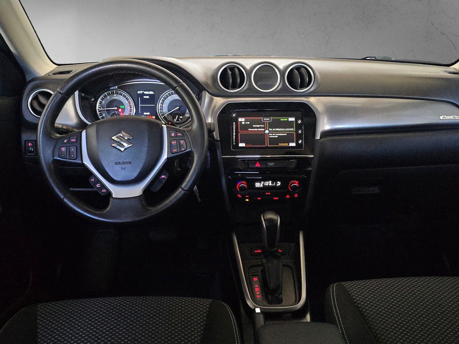 SUZUKI Vitara 1.4 Boosterjet Compact + Automatic-image-10