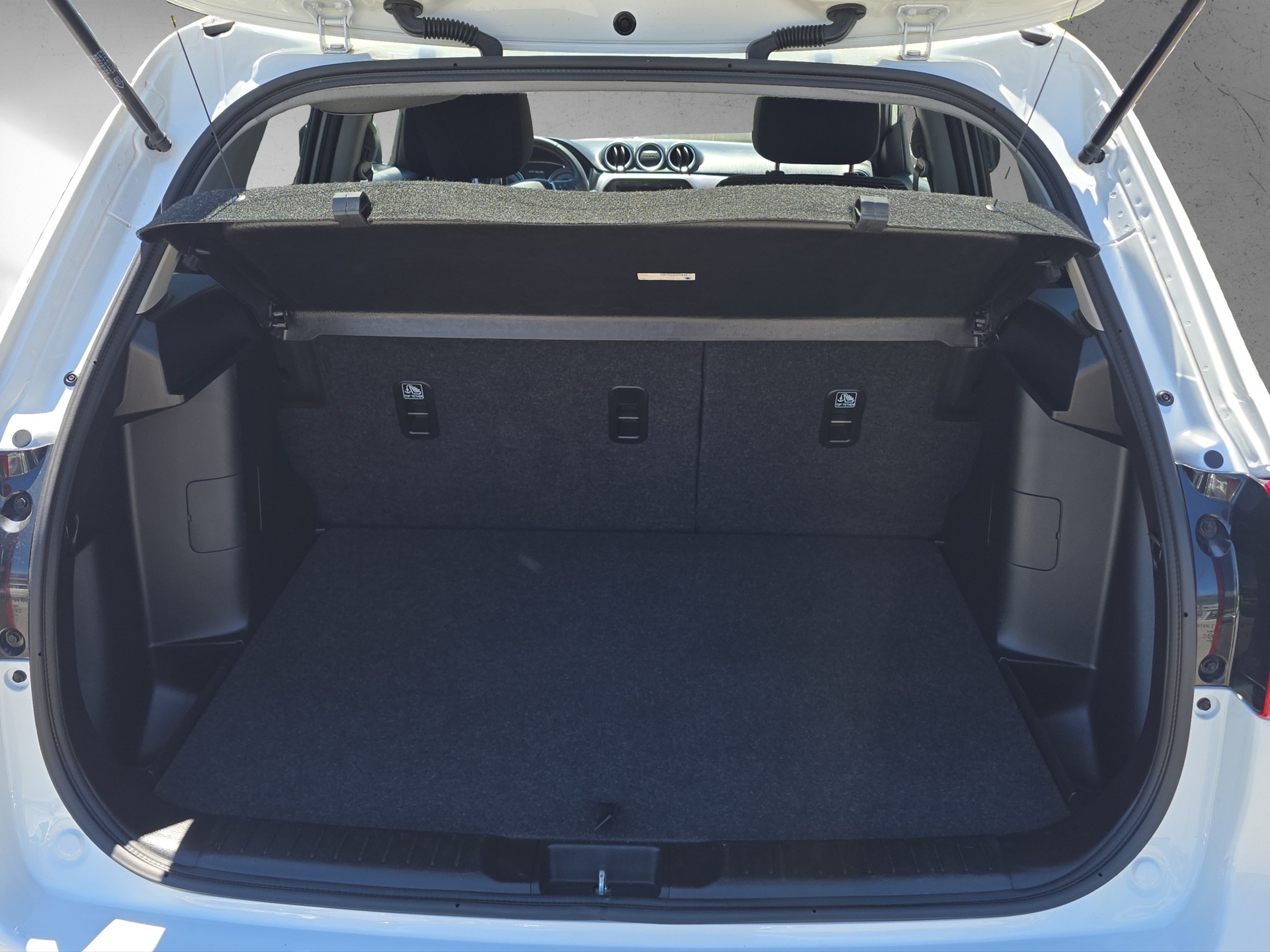 SUZUKI Vitara 1.4 Boosterjet Compact + Automatic-image-8