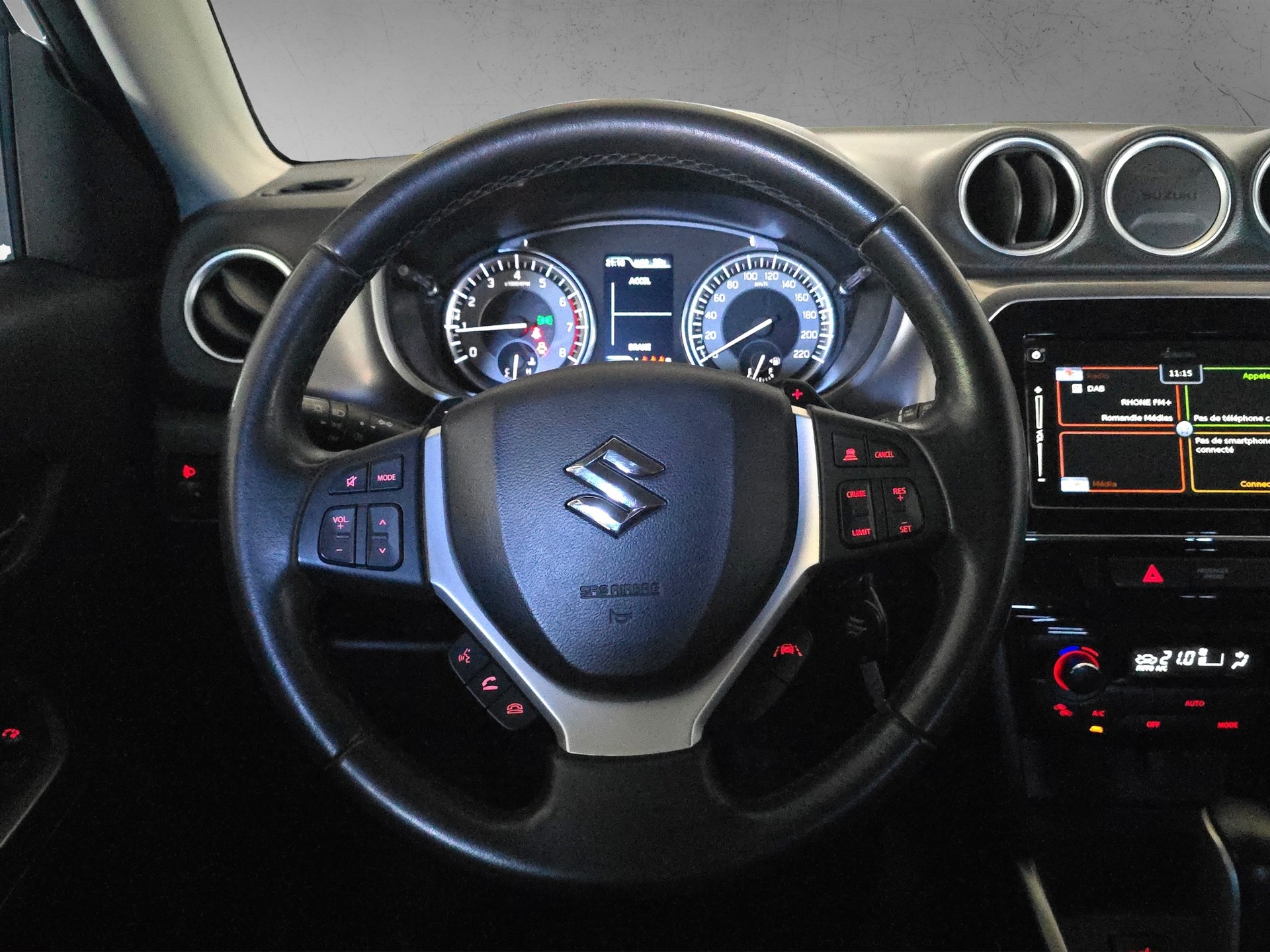 SUZUKI Vitara 1.4 Boosterjet Compact + Automatic-image-12