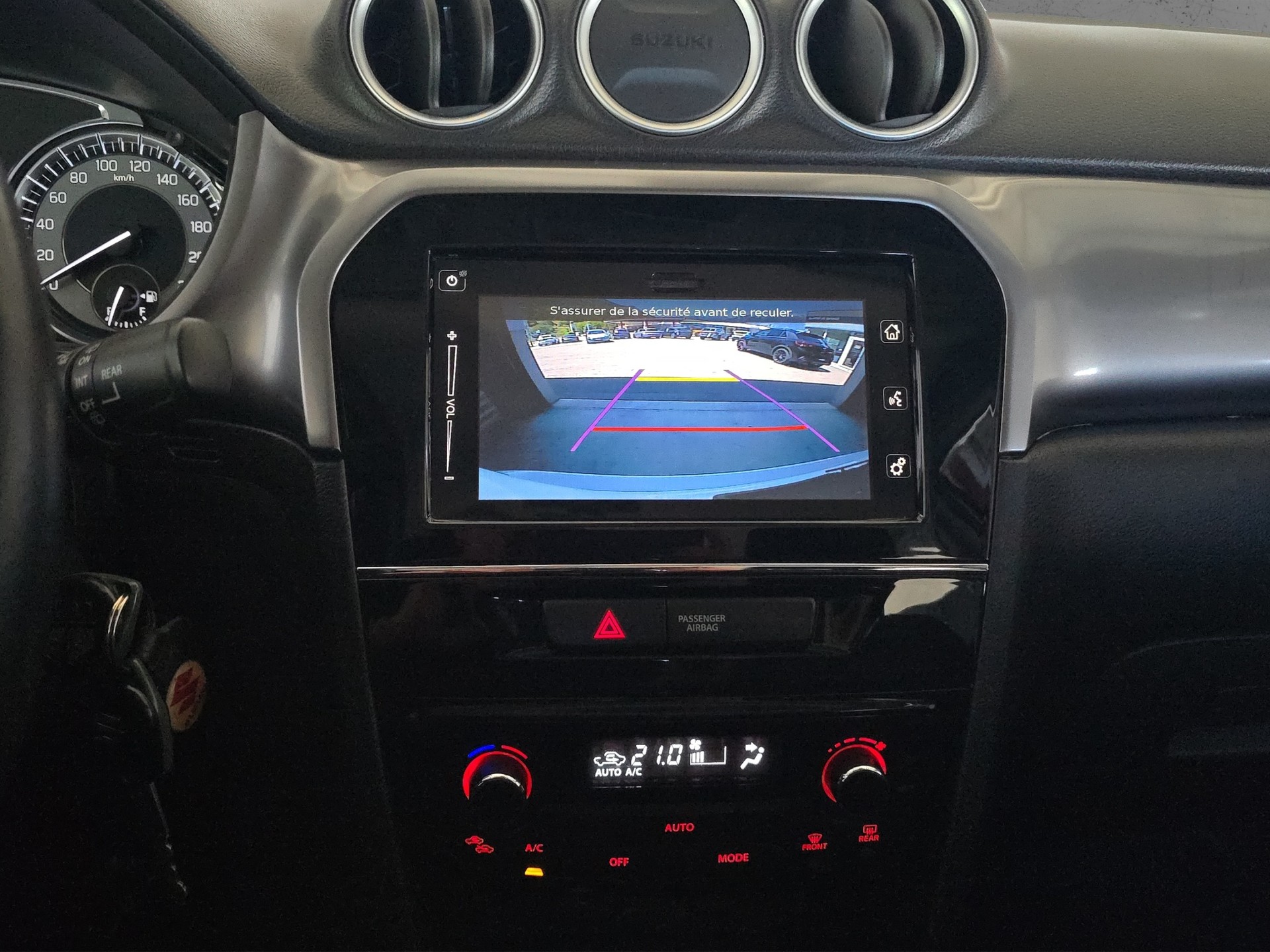 SUZUKI Vitara 1.4 Boosterjet Compact + Automatic-image-11