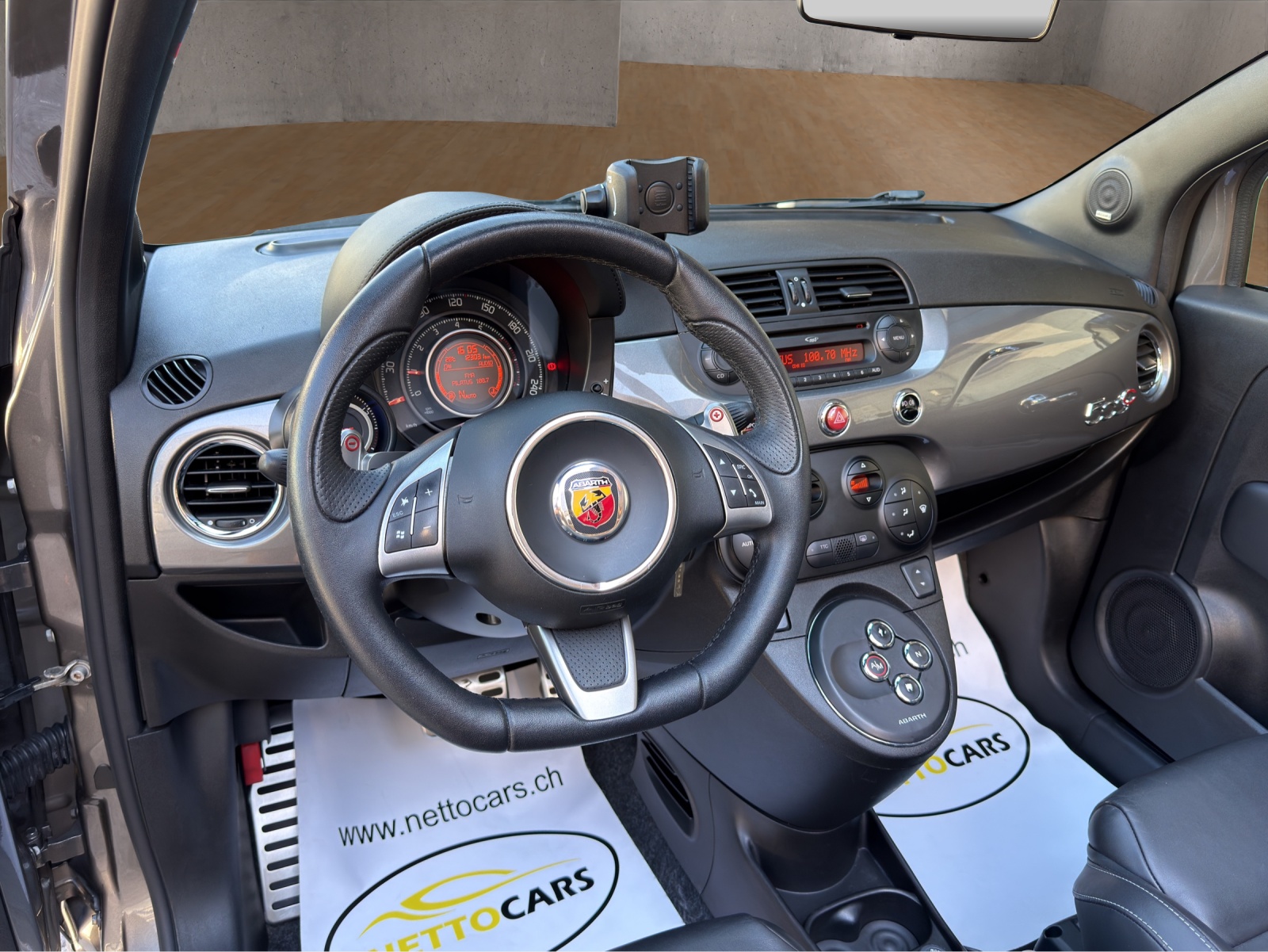FIAT 500C 1.4 16V Turbo Abarth Dualogic-image-9