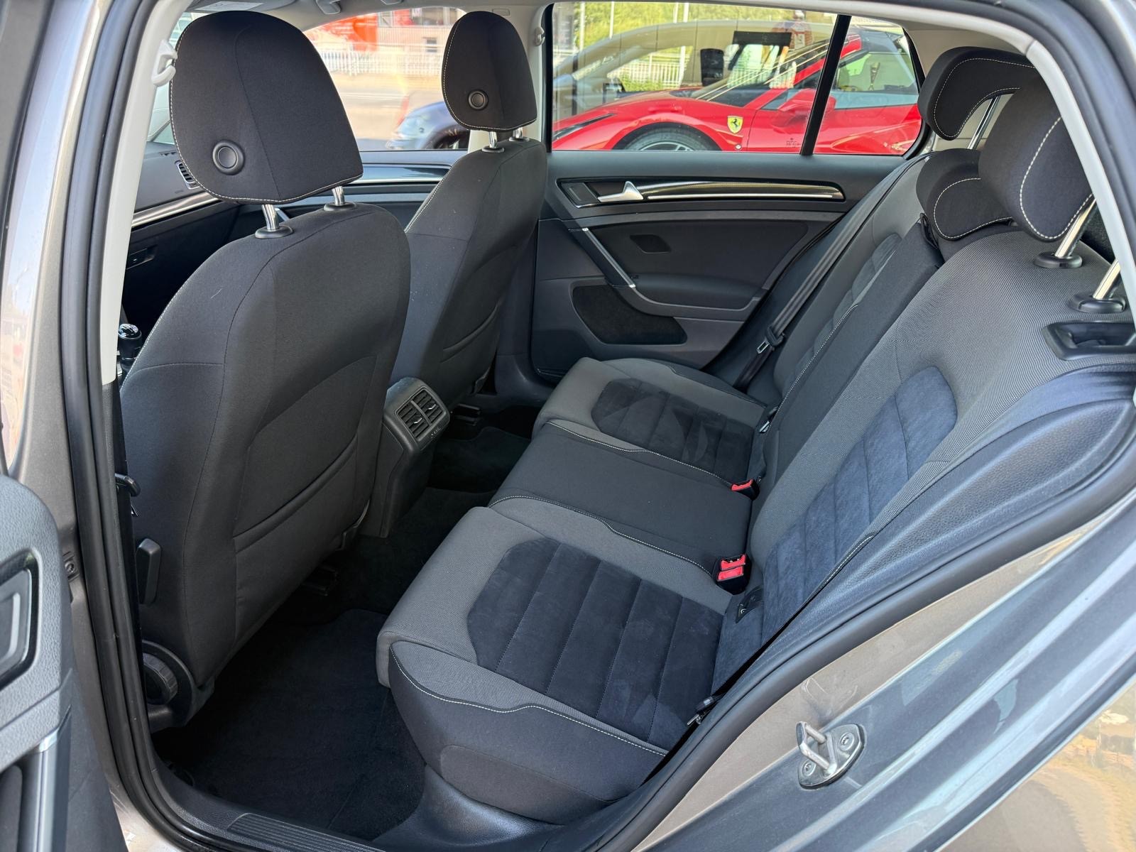 VW Golf 1.4 TSI Highline-image-11