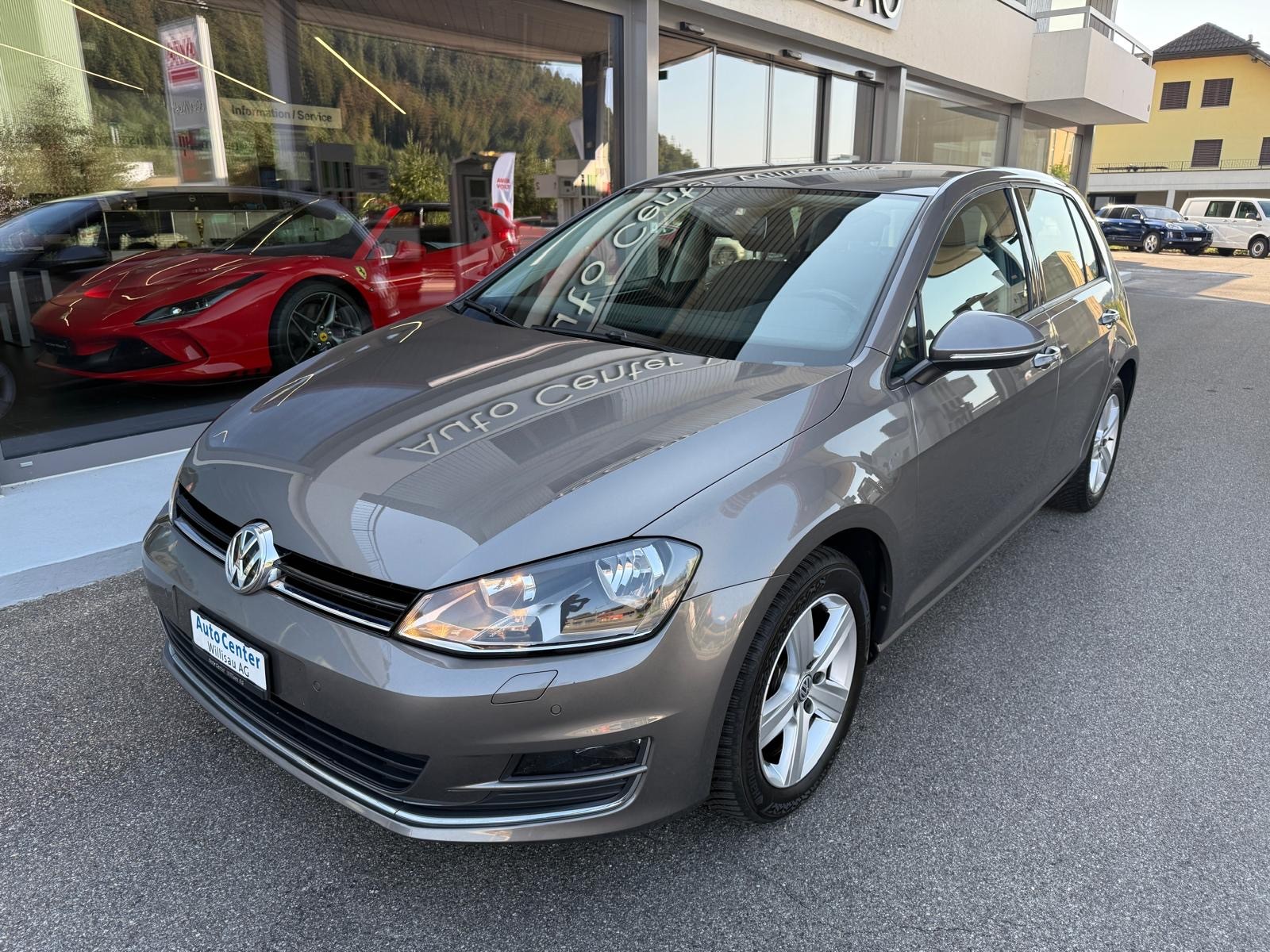 VW Golf 1.4 TSI Highline-showroom-element-3