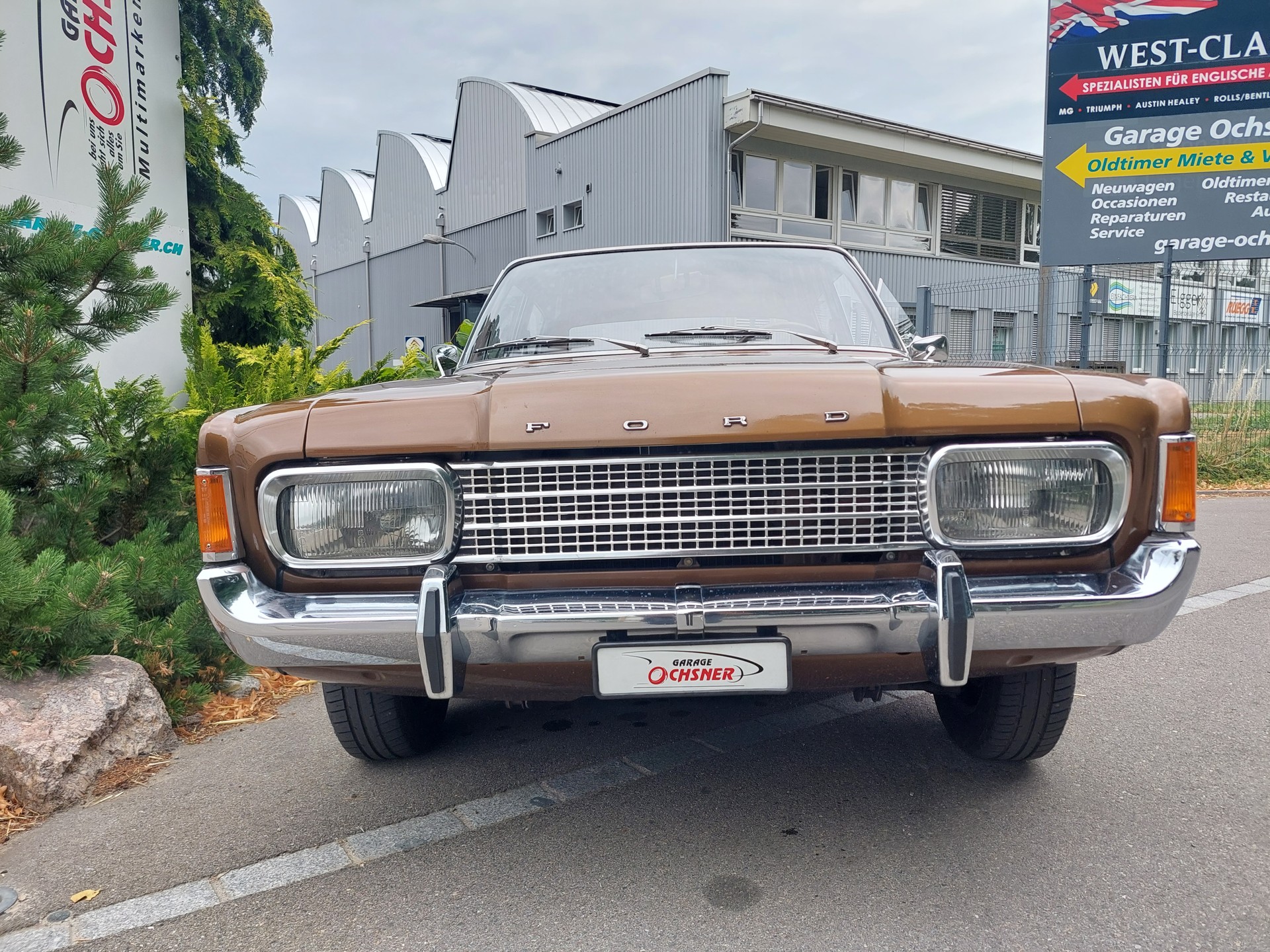 FORD 17 M 2000S-showroom-element-1