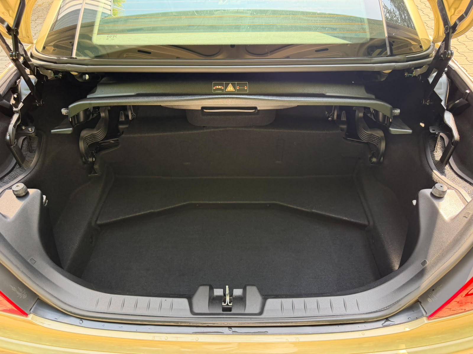 MERCEDES-BENZ SLK 350 Designo-image-14