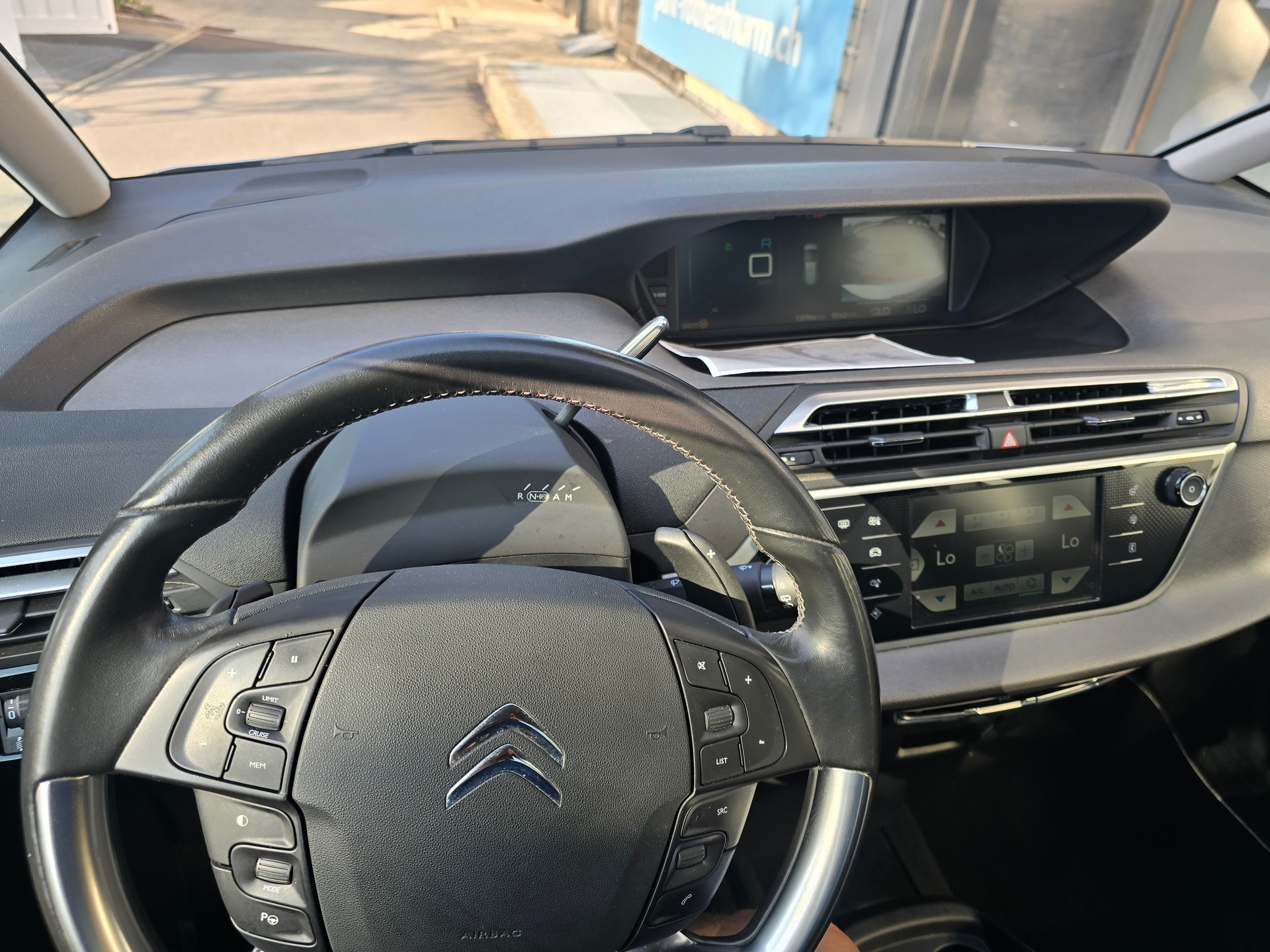CITROEN Grand C4 Picasso 1.6 e-HDi Séduction EGS6-image-12