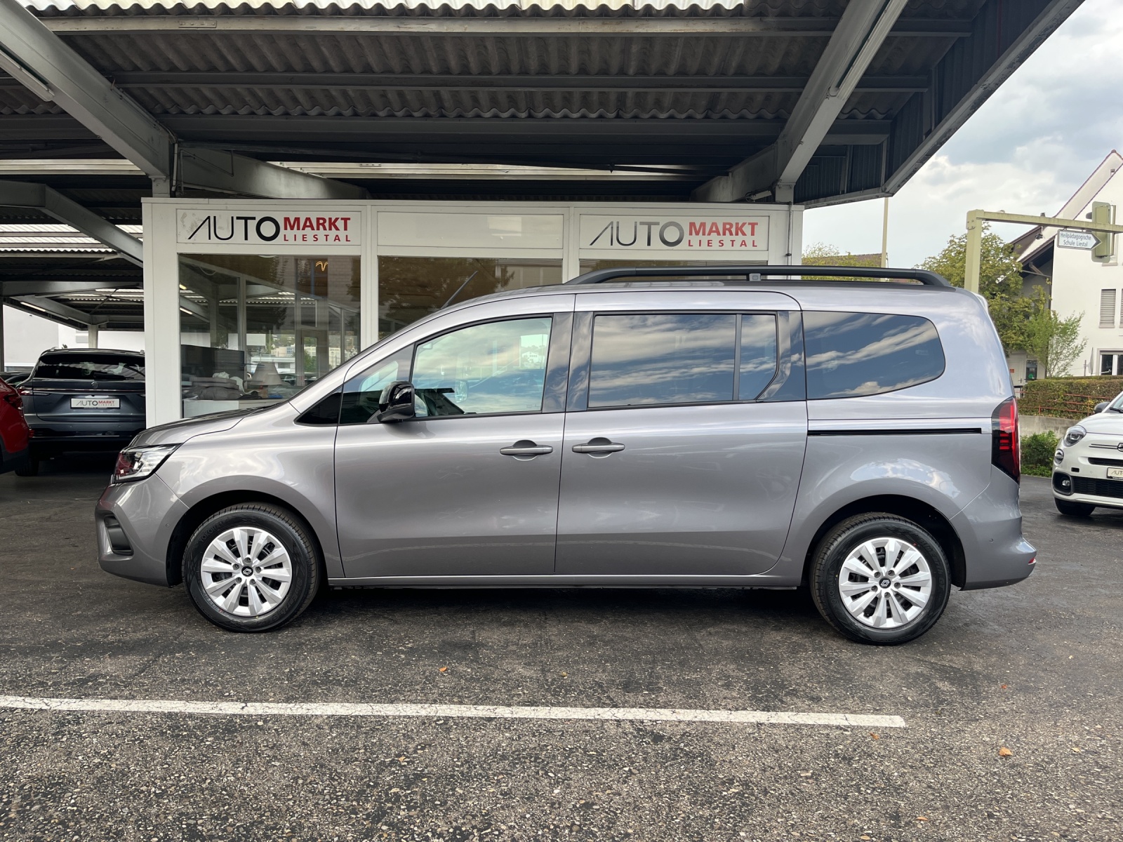 RENAULT Kangoo 1.3 TCe 130 PF Techno EDC-showroom-element-1