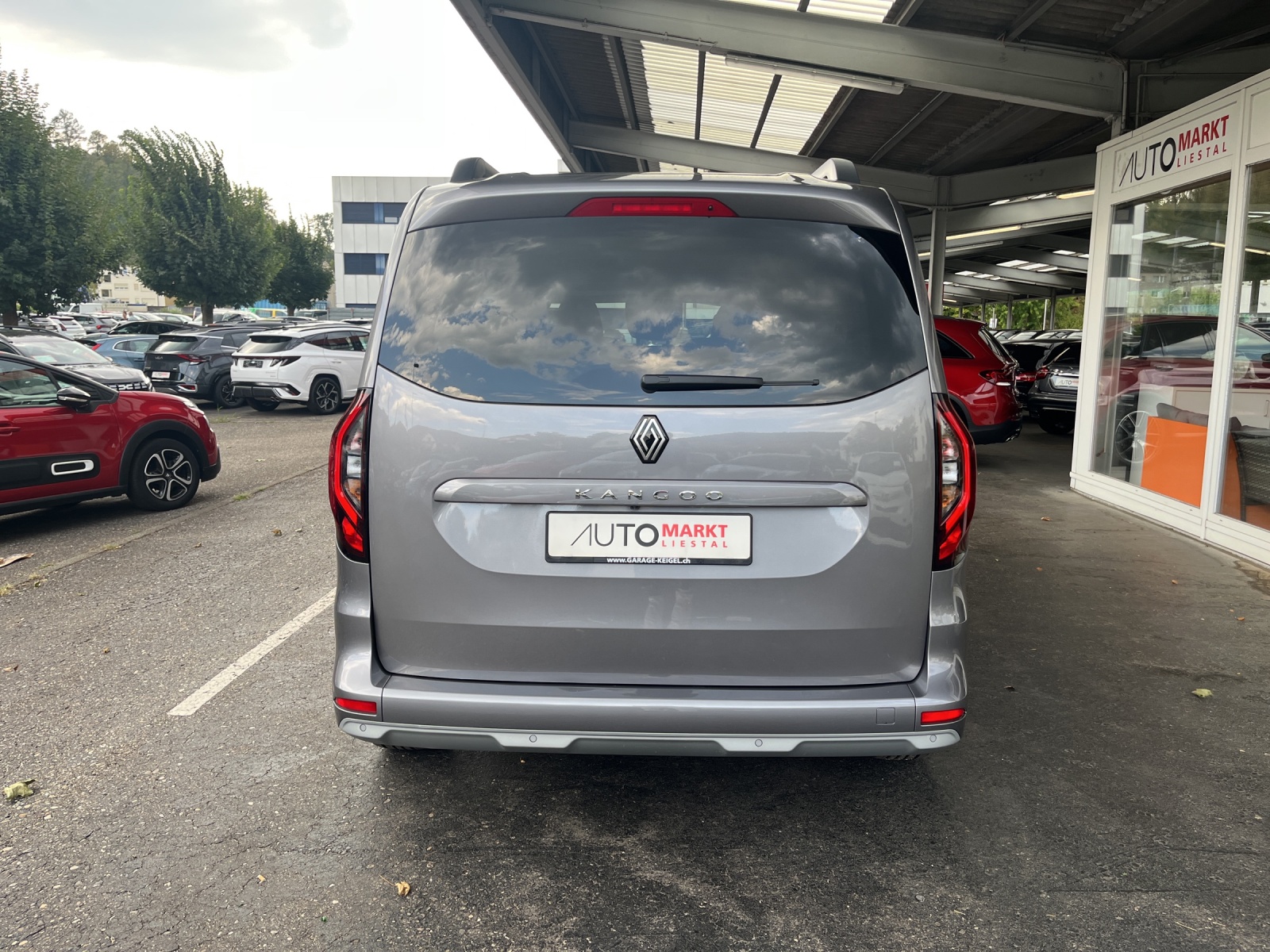 RENAULT Kangoo 1.3 TCe 130 PF Techno EDC-showroom-element-3