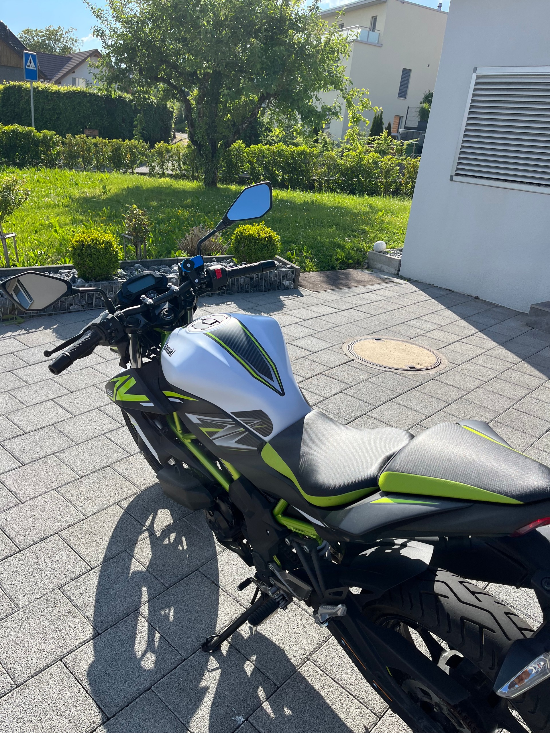 KAWASAKI Z 125-image-2