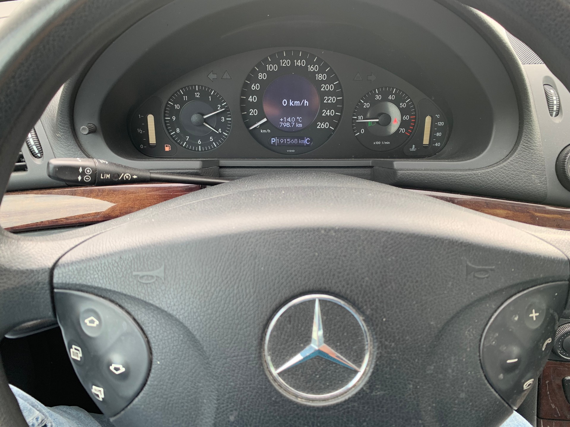 MERCEDES-BENZ E 240 Classic 4Matic Automatic-image-9