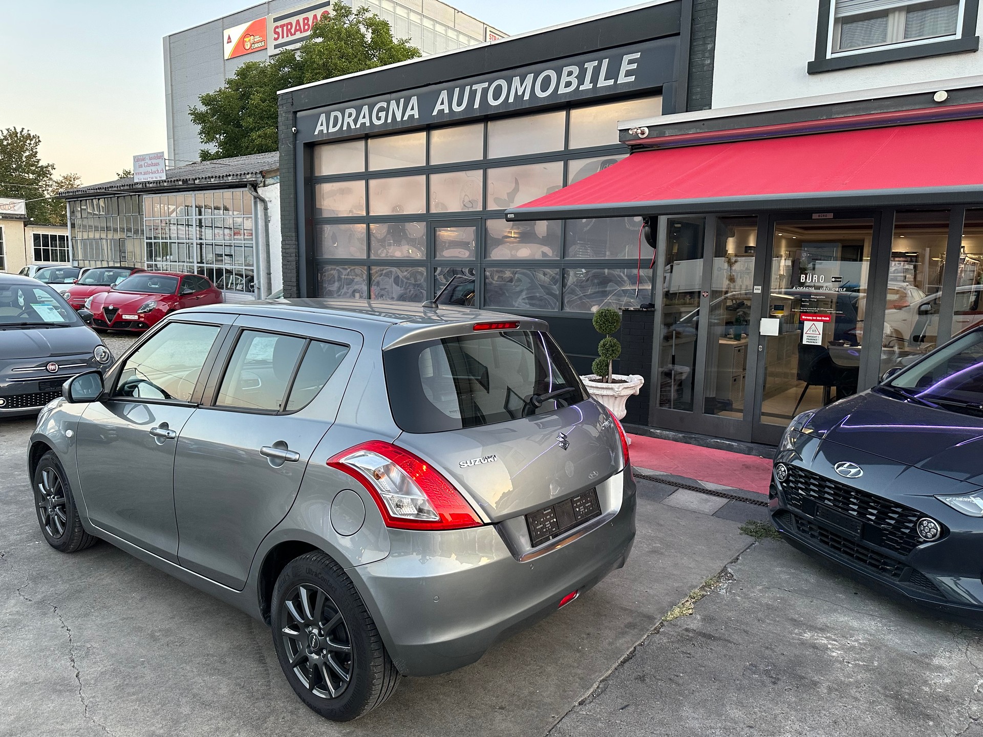 SUZUKI Swift 1.2i 16V Compact Top Automatic-showroom-element-3