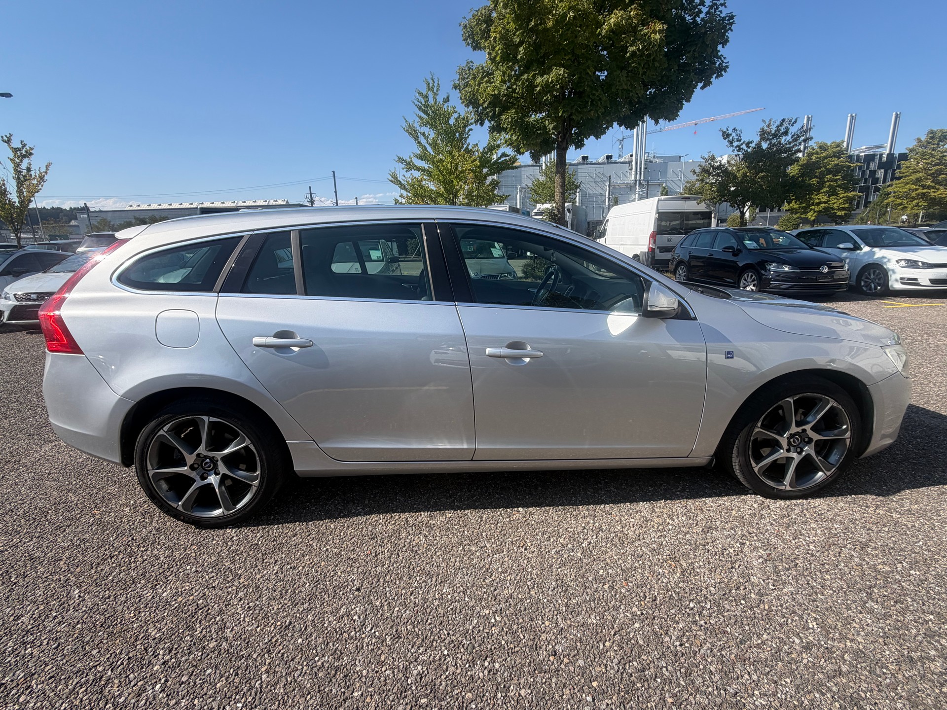 VOLVO V60 D4 OceanRace Geartronic-showroom-element-3