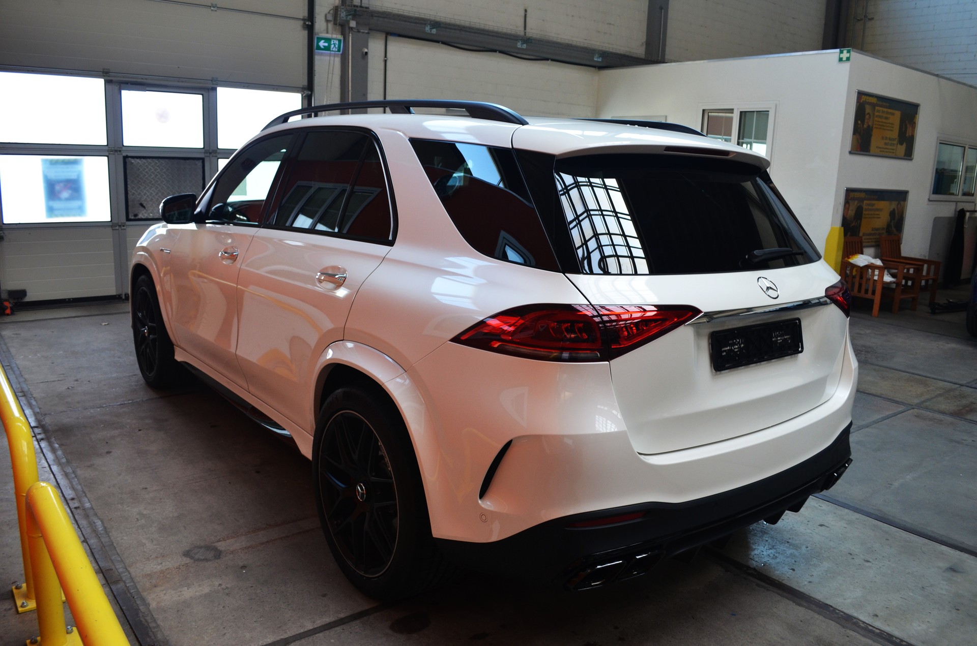 MERCEDES-BENZ GLE 63 S AMG 4Matic+ 9G-Speedshift-image-6