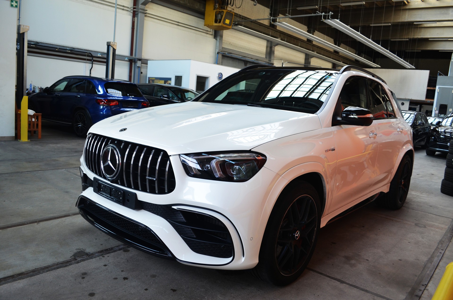 MERCEDES-BENZ GLE 63 S AMG 4Matic+ 9G-Speedshift-image-2