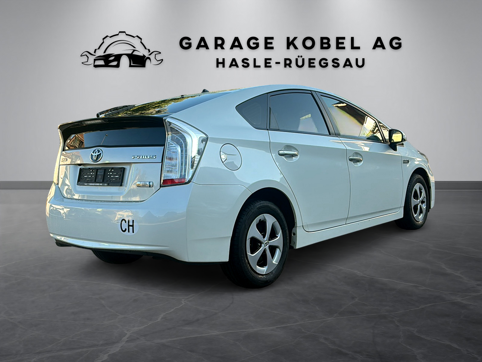 TOYOTA Prius 1.8 16V Plug-in Hybrid Sol-showroom-element-2