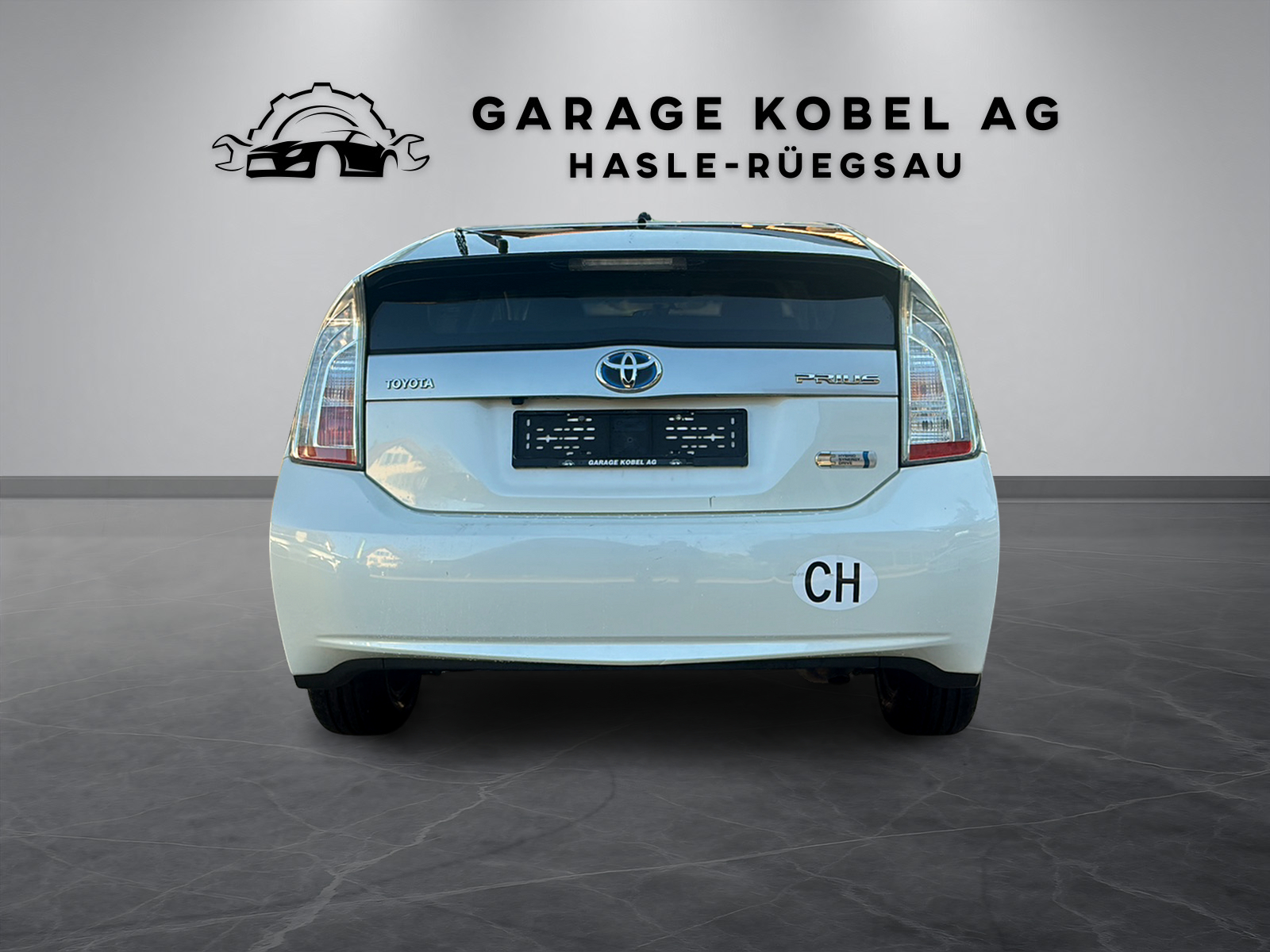 TOYOTA Prius 1.8 16V Plug-in Hybrid Sol-showroom-element-3