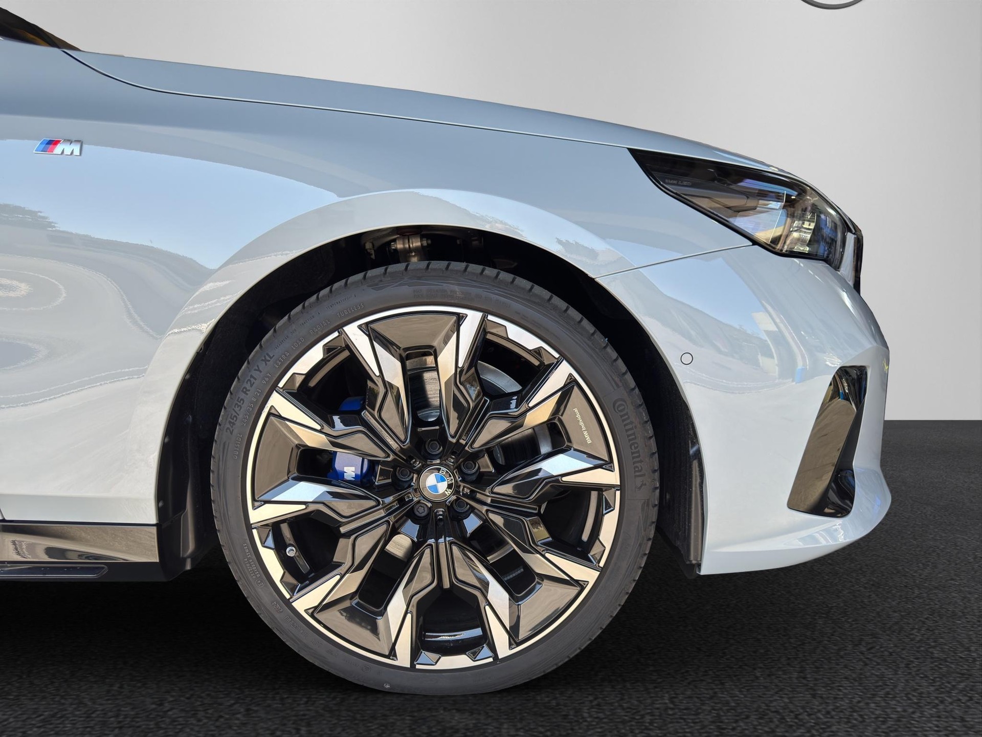 BMW 520d xDrive Touring M Sport Pro-image-9