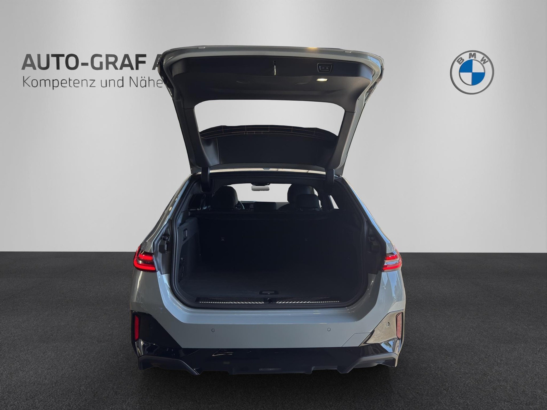 BMW 520d xDrive Touring M Sport Pro-image-20
