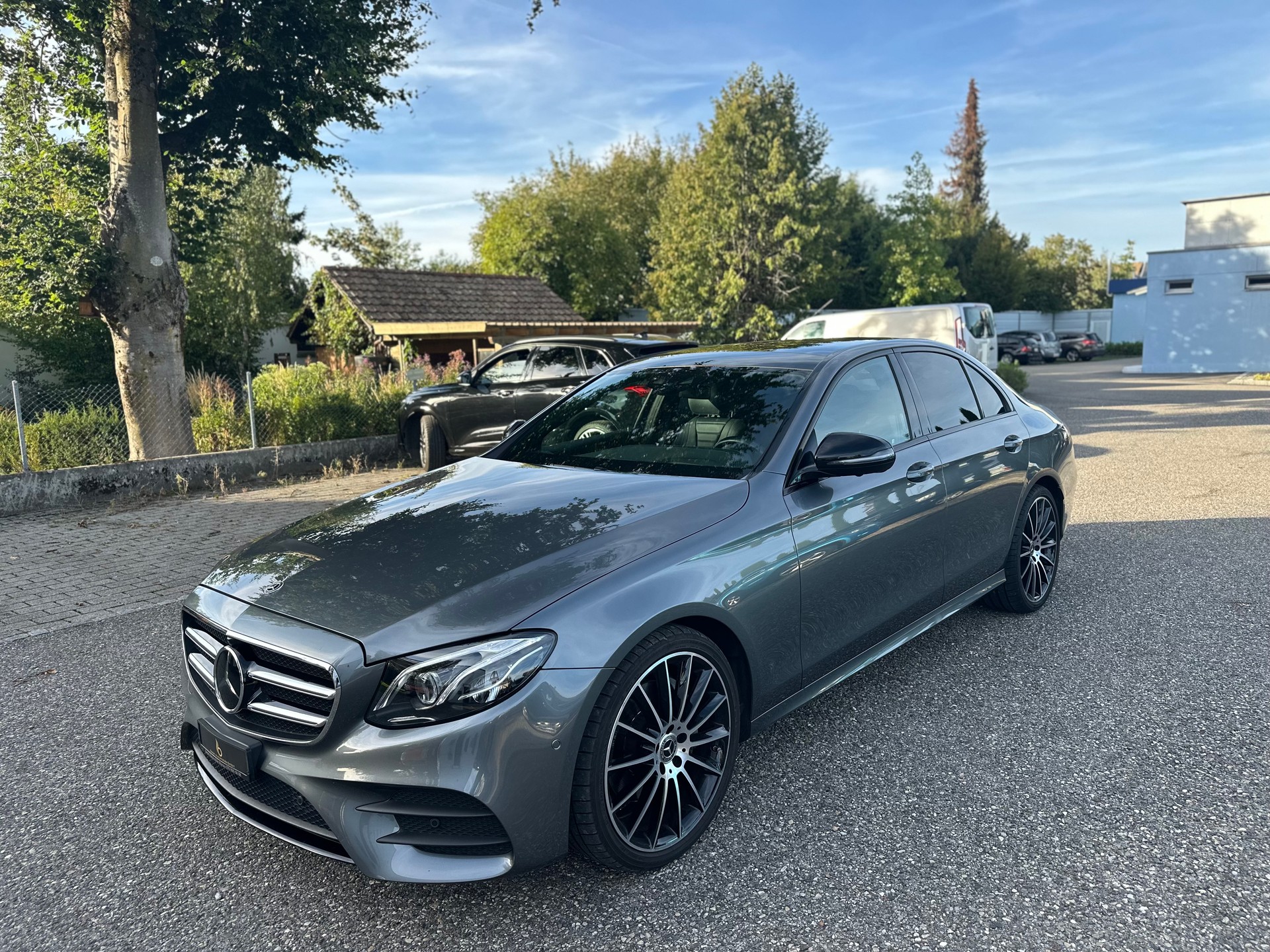 MERCEDES-BENZ E 200 AMG Line 4Matic 9G-Tronic-image-4