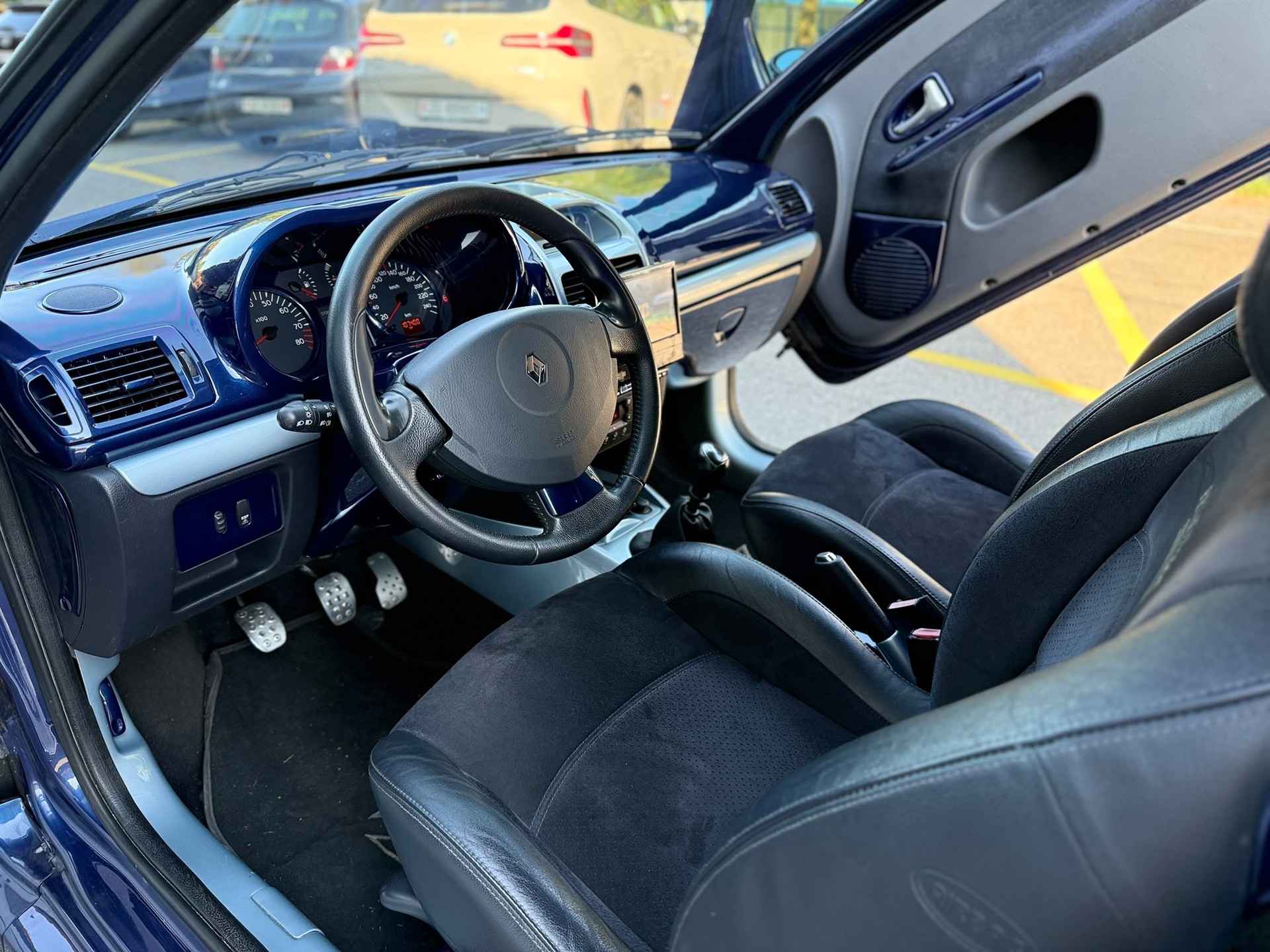 RENAULT Clio 2.0 16V Sport ESP-image-11