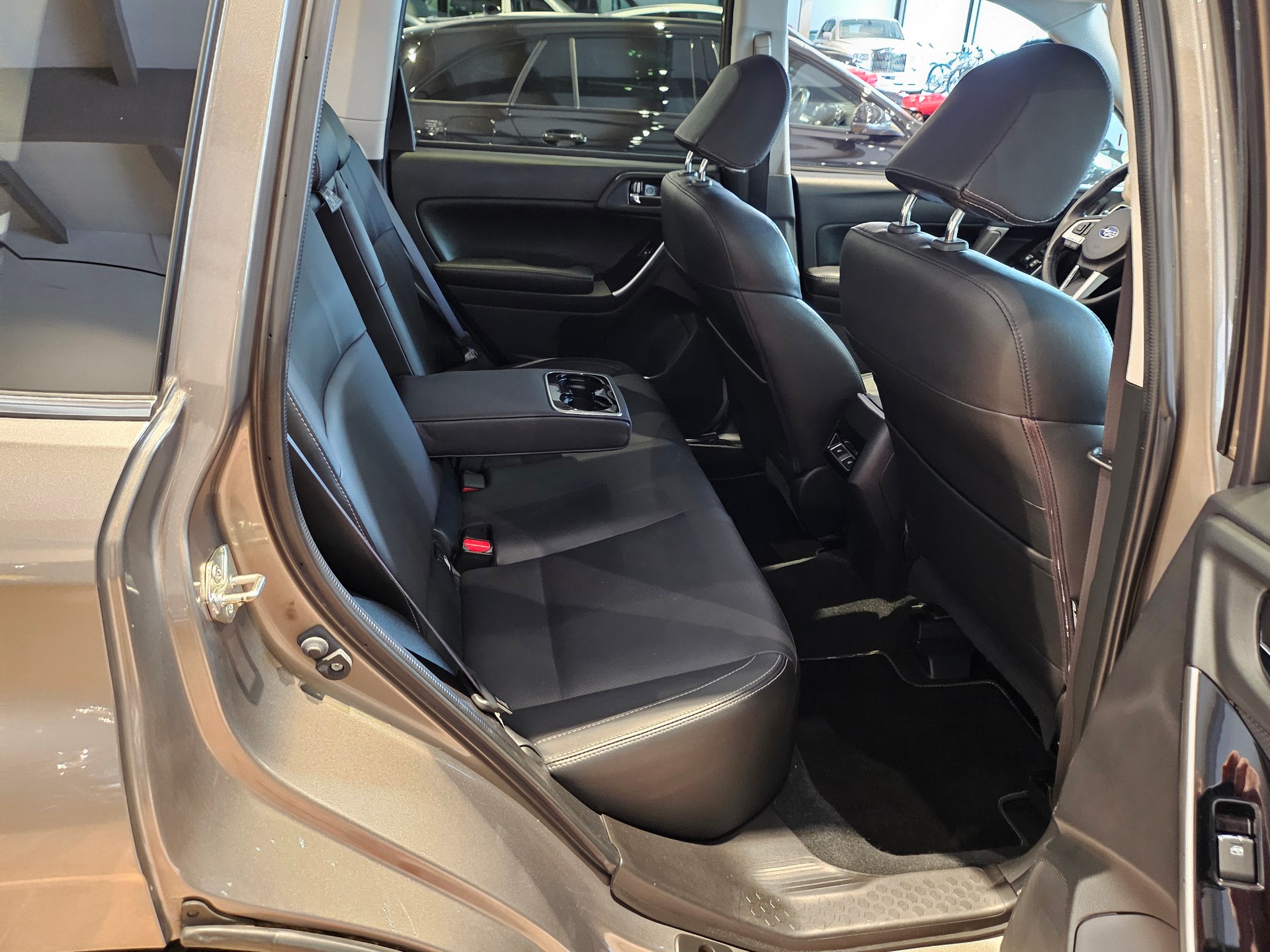 SUBARU Forester 2.0i Executive Lineartronic đ„Standheizungđ„AHK 2000KGđ„-image-20