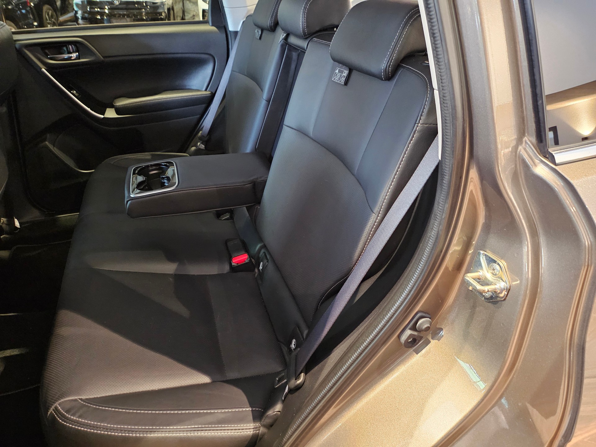 SUBARU Forester 2.0i Executive Lineartronic đ„Standheizungđ„AHK 2000KGđ„-image-22