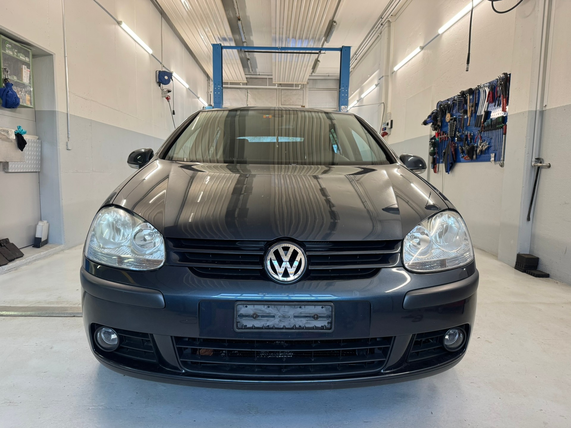 VW Golf 2.0 FSI Sportline 4Motion-showroom-element-1