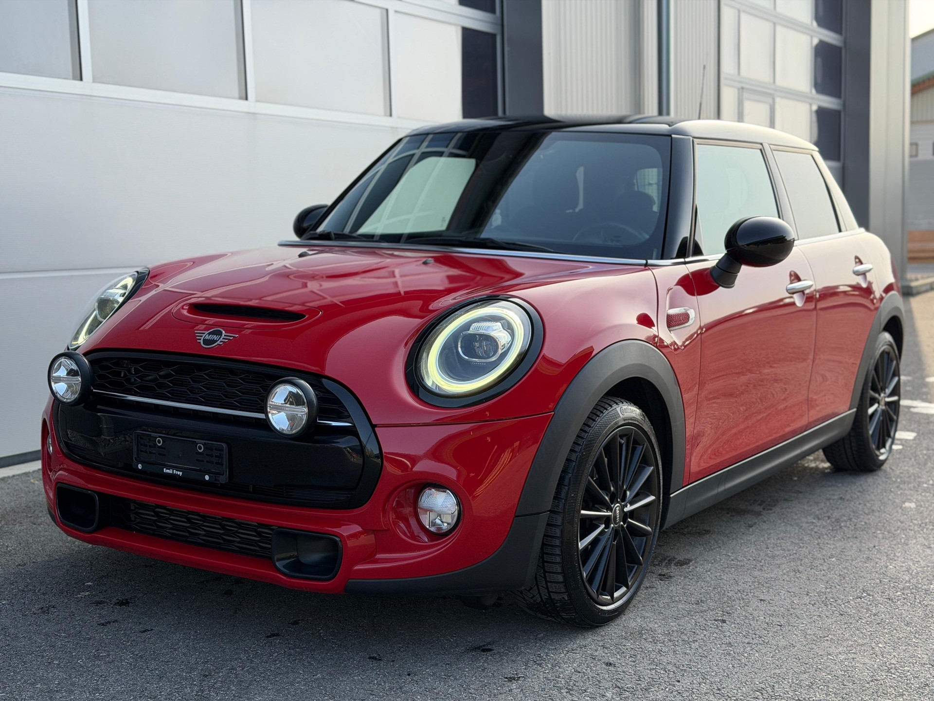 MINI Cooper S 5door Édition limitée ( URBAN SPIRIT 4/15 )
