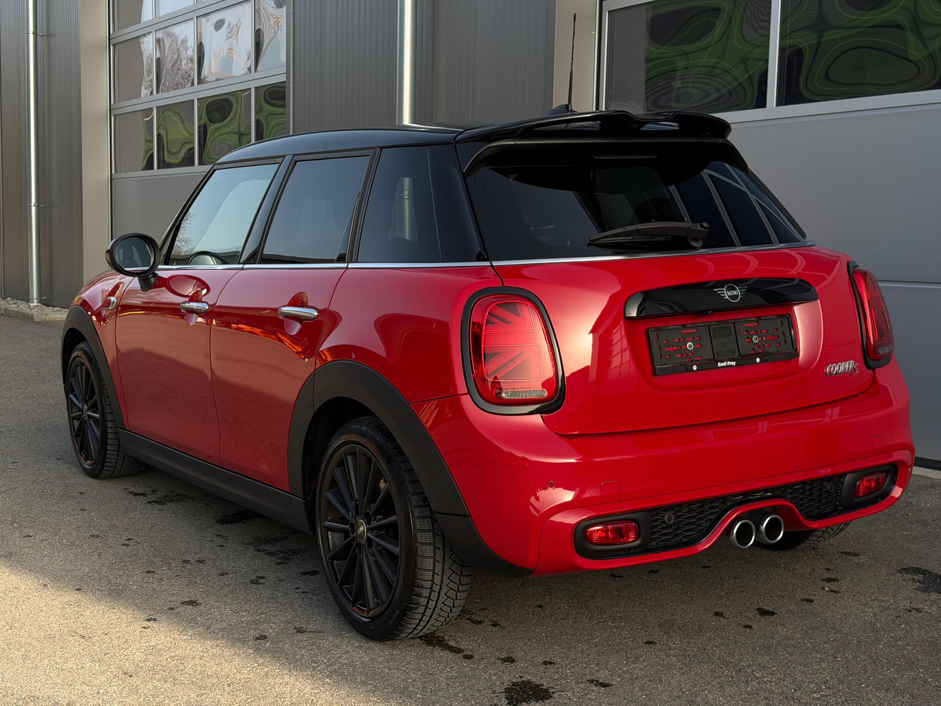 MINI Cooper S 5door Édition limitée ( URBAN SPIRIT 4/15 )-image-2